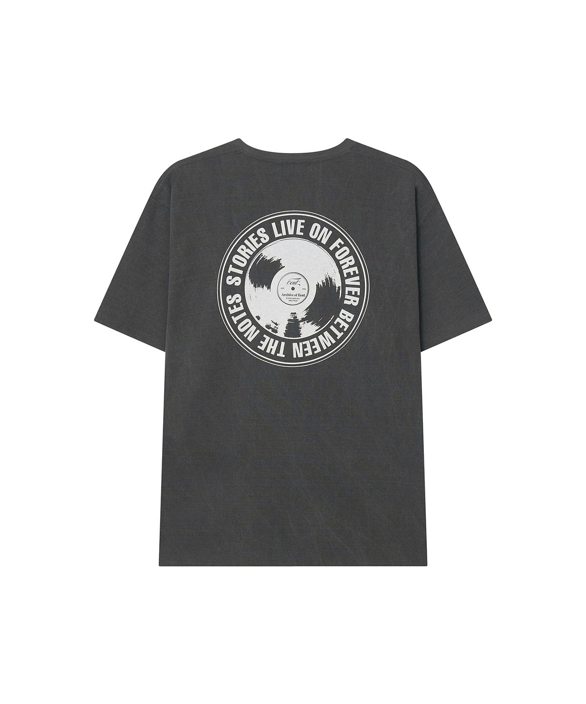 이우트(EEUT) LP POCKET T-SHIRT / CHARCOAL