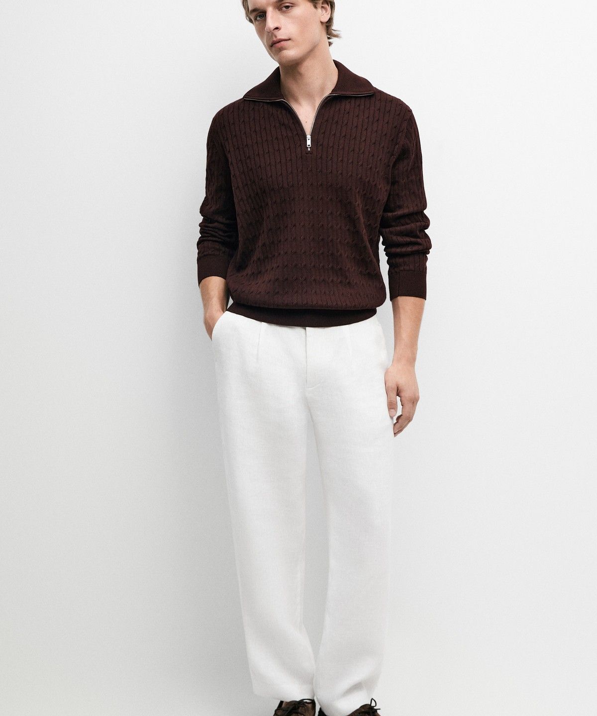 마시모두띠(MASSIMO DUTTI) 지퍼 디테일 터틀넥 니트 스웨터