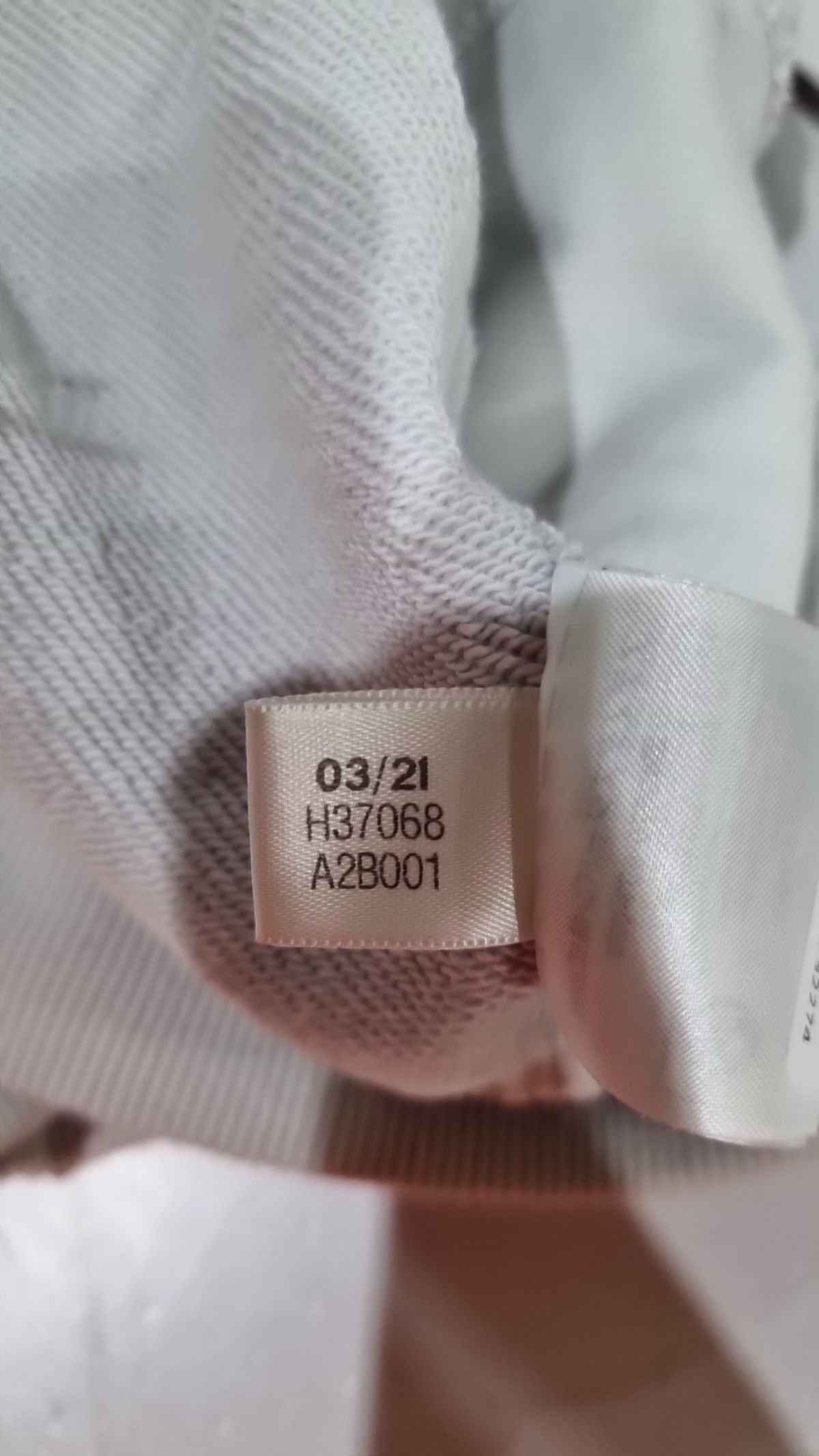 아디다스(ADIDAS) 로고 스웨트셔츠 - 라이트 그레이 / H37068 M