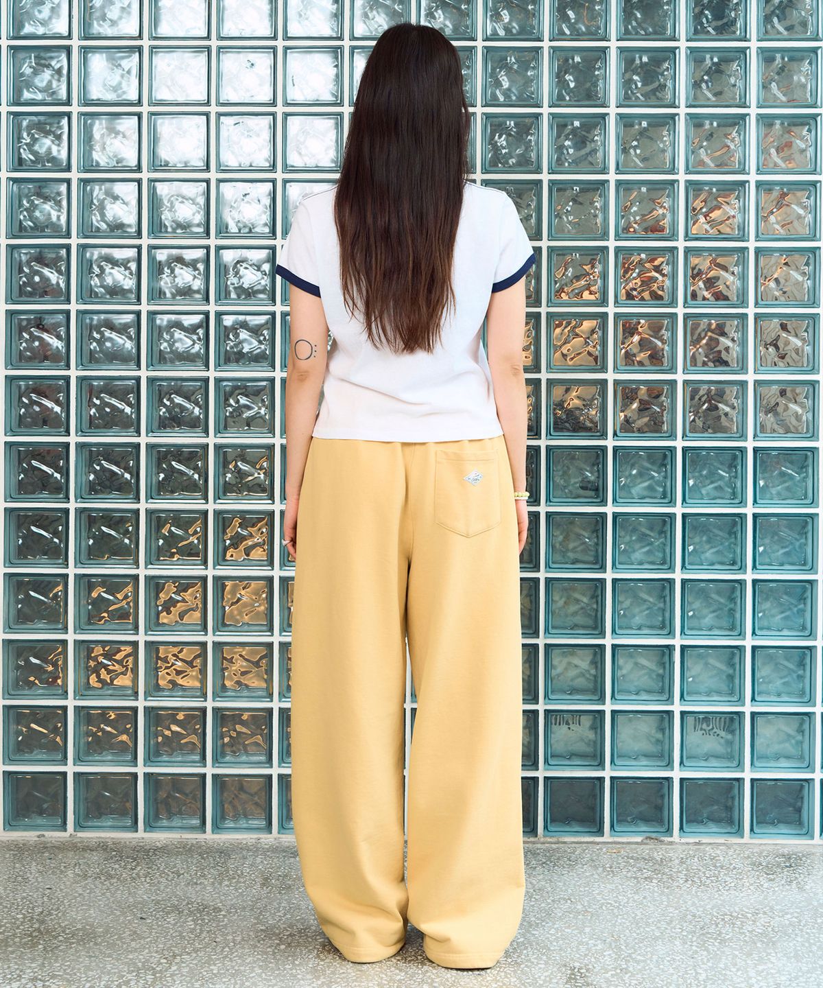 이우트(EEUT) EEUT BASIC WASHED SWEATPANTS / YELLOW