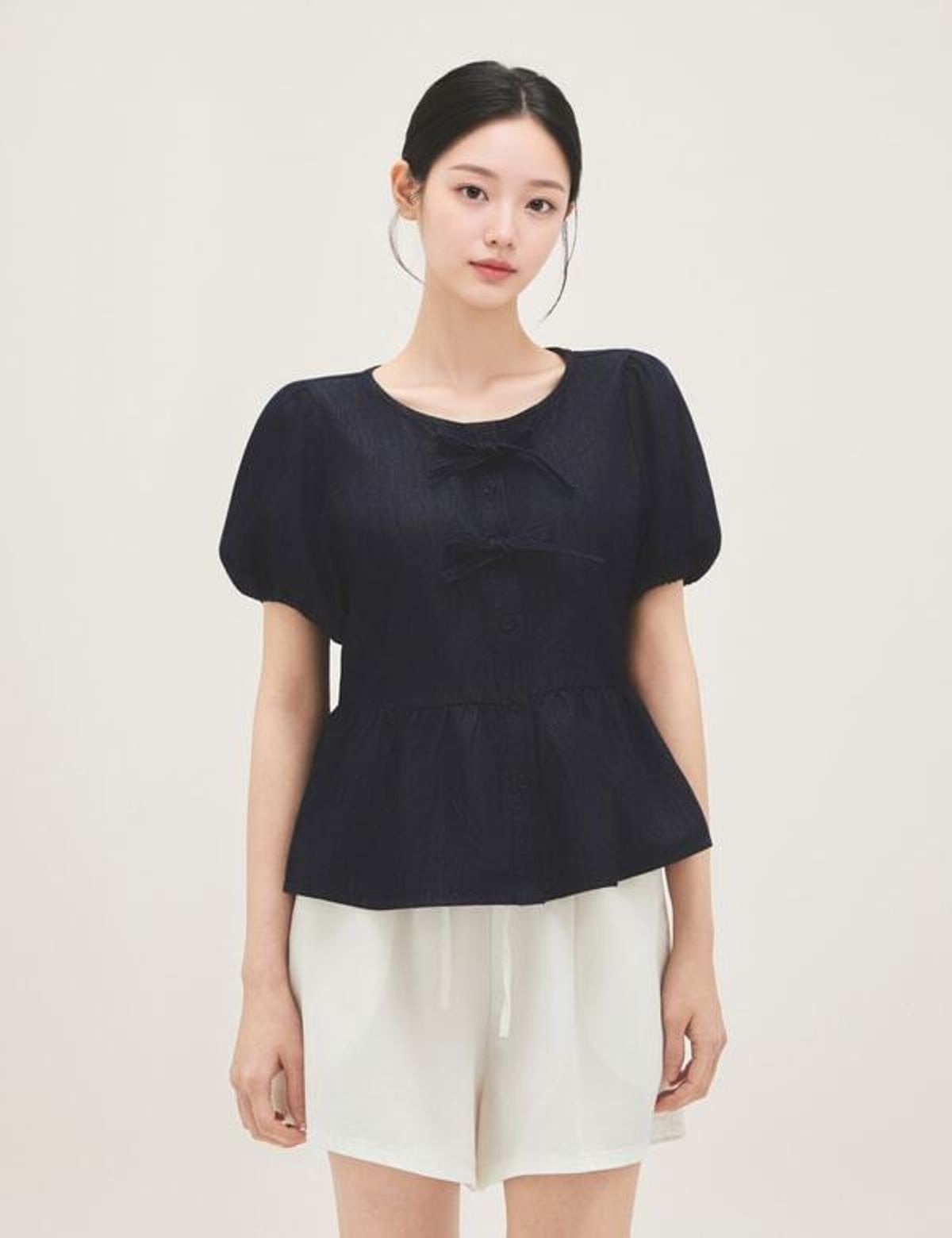 로엠(ROEM) 데님 리본 블라우스 RMBLG37R15