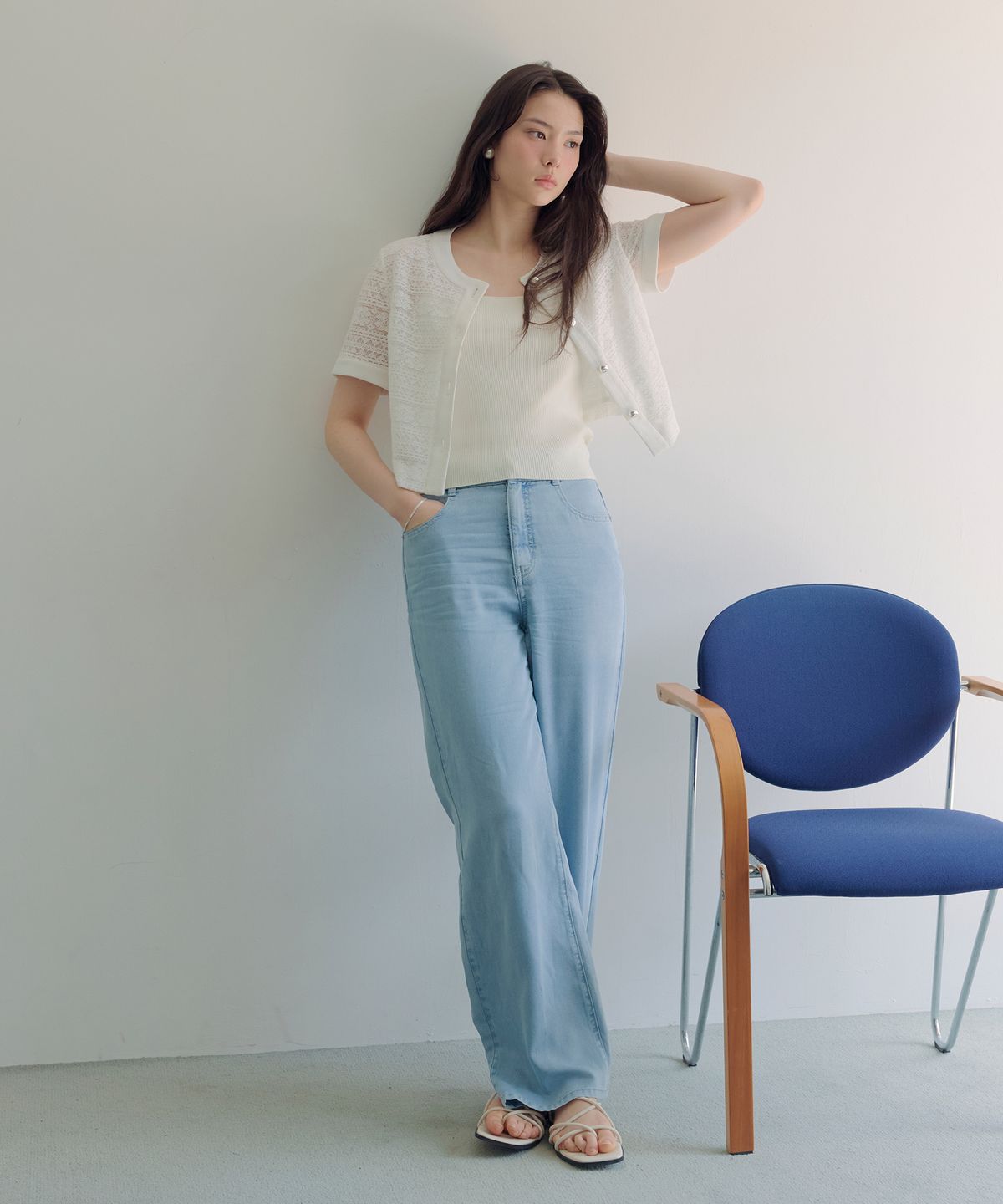 로엠(ROEM) 쿨 경량 크롭 와이드 데님 팬츠 RMTJG37R17