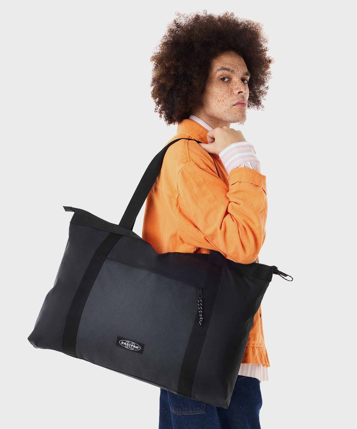 이스트팩(EASTPAK) 애슬래저토트 Athleisure Black