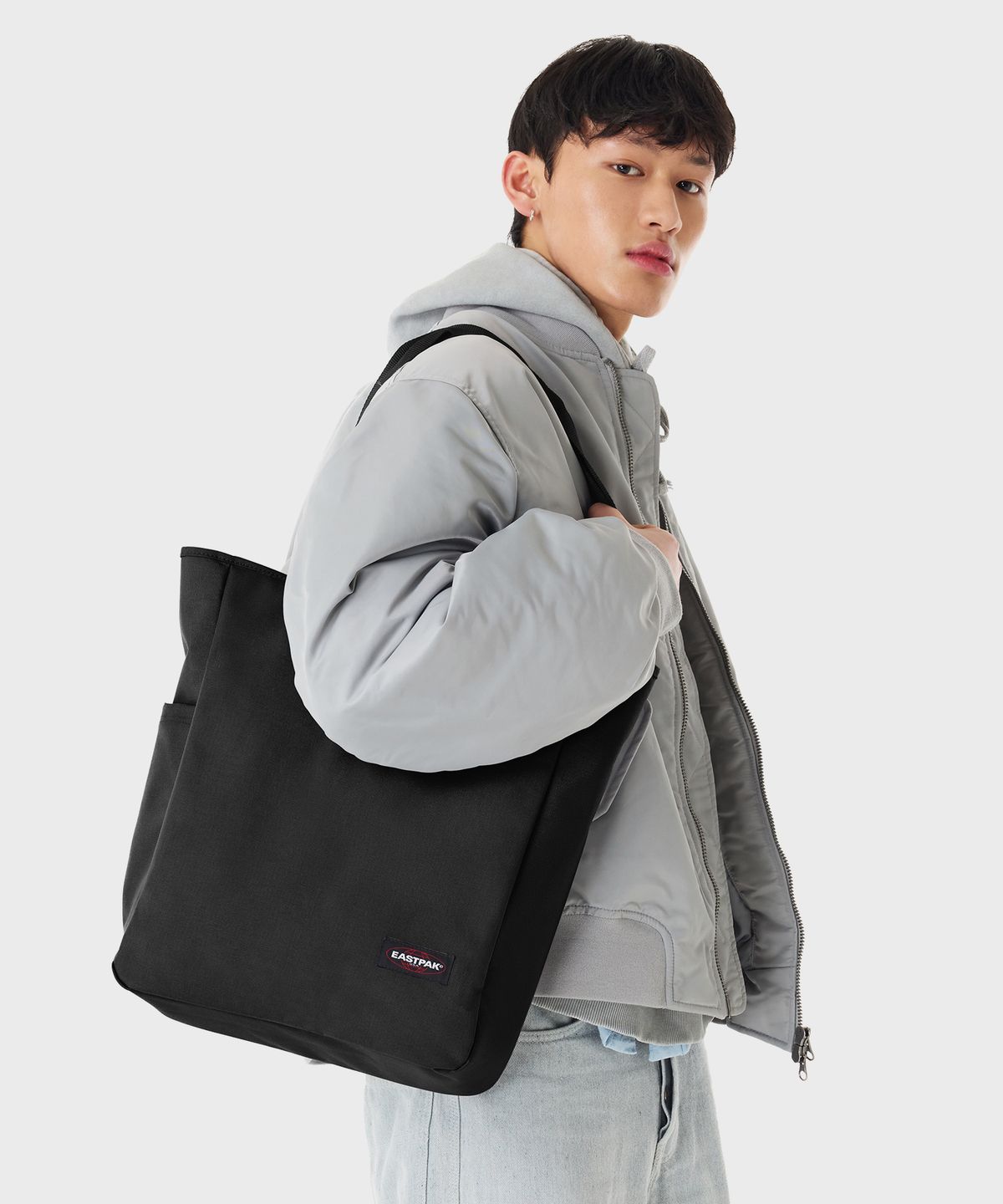 이스트팩(EASTPAK) 토트 Black