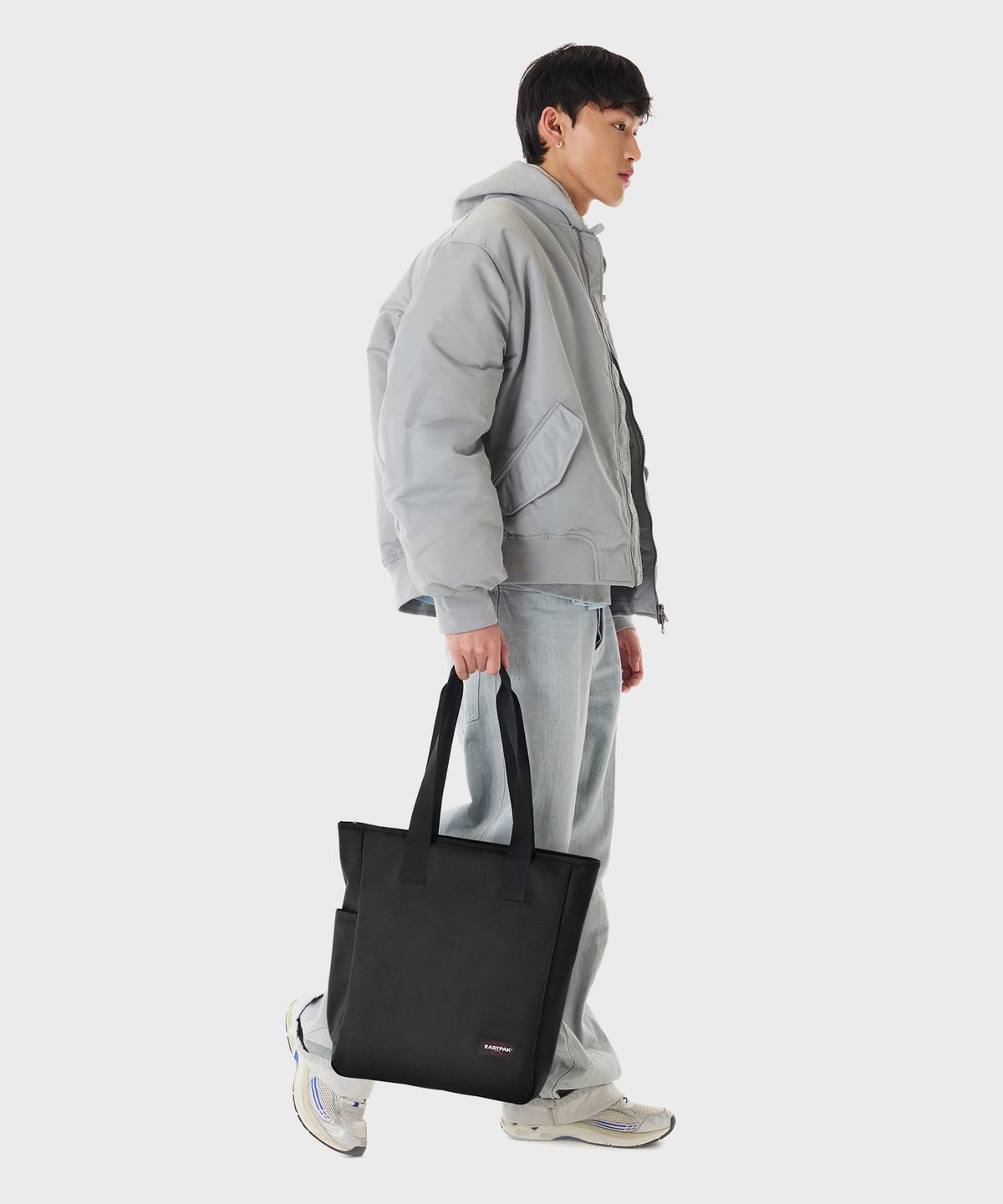 이스트팩(EASTPAK) 토트 Black