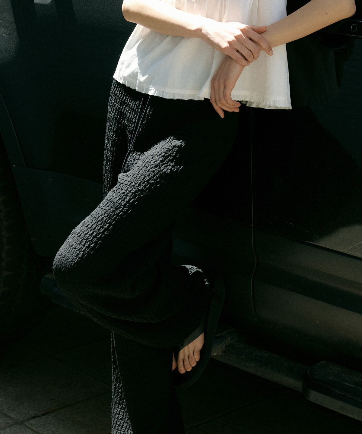오떼뜨(OCTETTE) TEXTURE SAROUEL BANDING PANTS_2COLOR