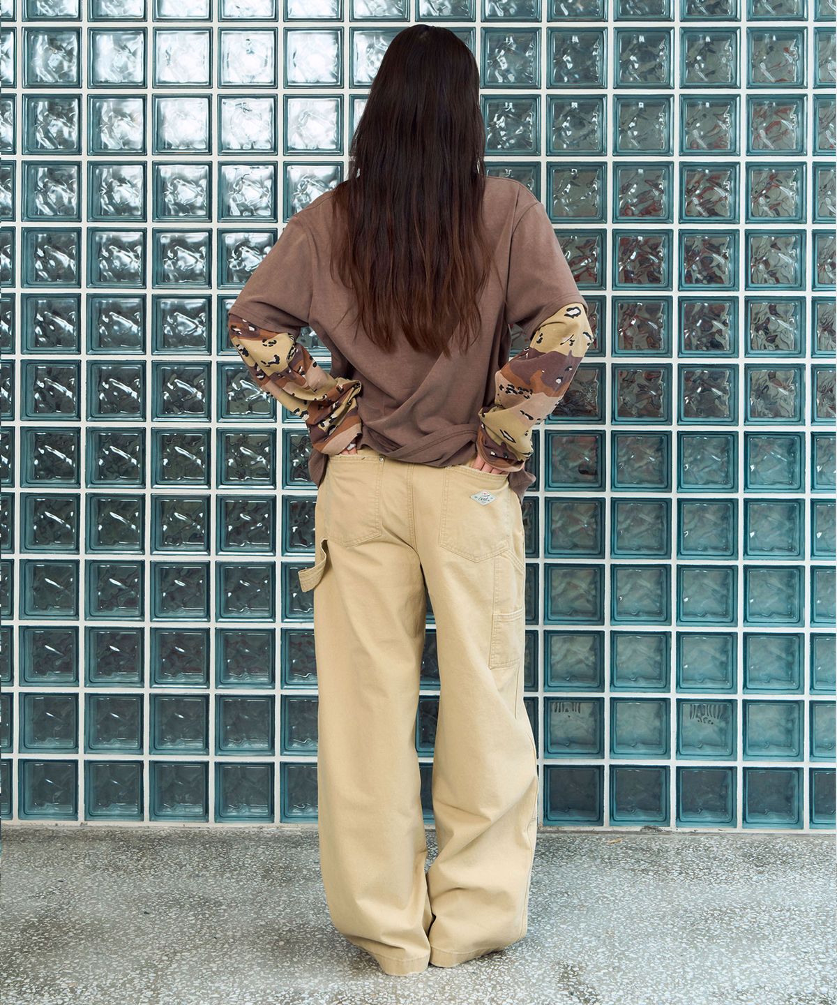 이우트(EEUT) COLOUR CARPENTER PANTS / BEIGE