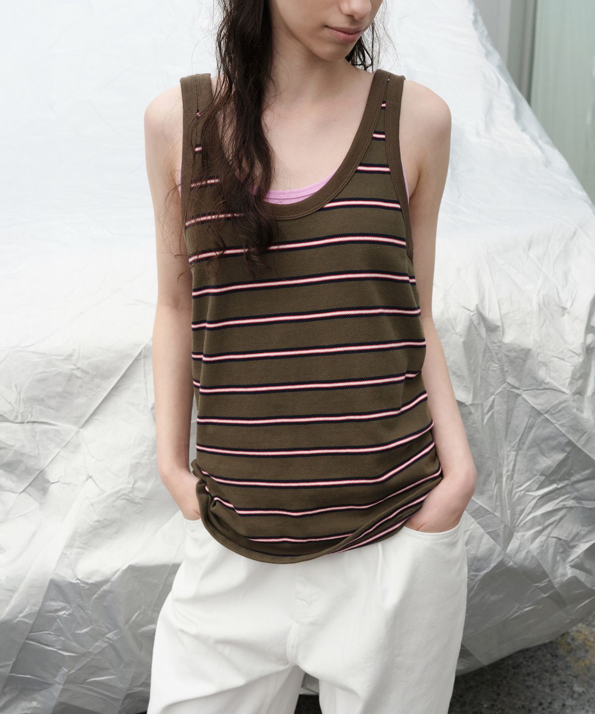 르바(LEVAR) Low Back Stripe PK Sleeveless Top - Khaki Stripe
