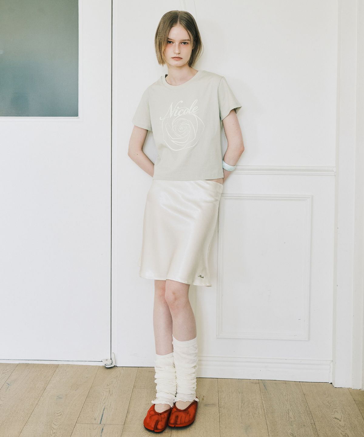 닉앤니콜(NICK&NICOLE) SATIN FLARE MIDI SKIRT_IVORY