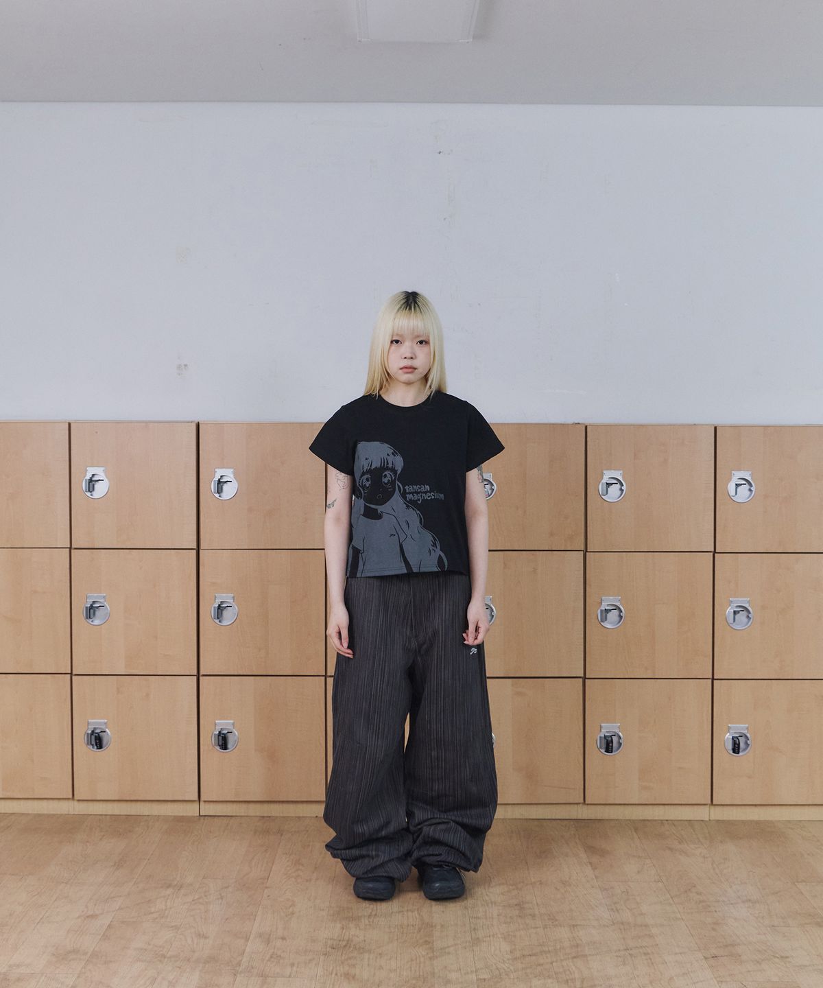 탄산마그네슘(TANSANMAGNESIUM) 탄산 소녀 티셔츠 (블랙)