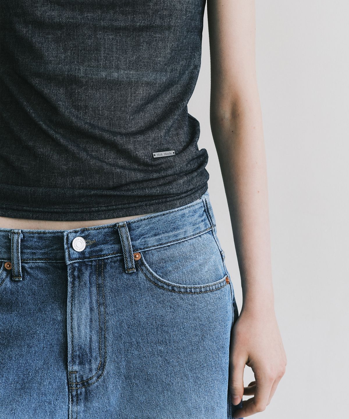 닉앤니콜(NICK&NICOLE) SHEER DENIM MOOD TOP_NAVY