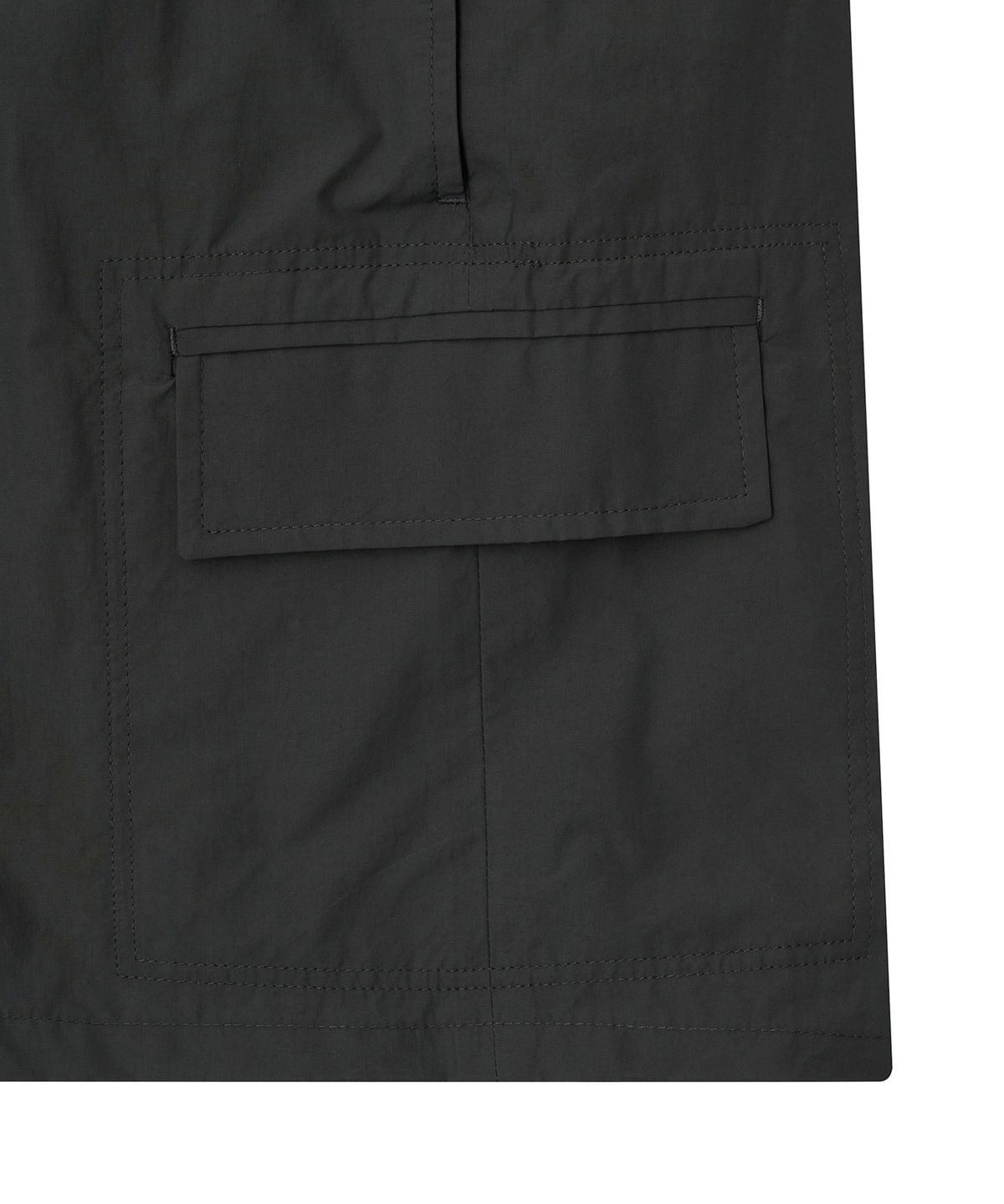 이우트(EEUT) IN POCKET CARGO SHORTS / CHARCOAL