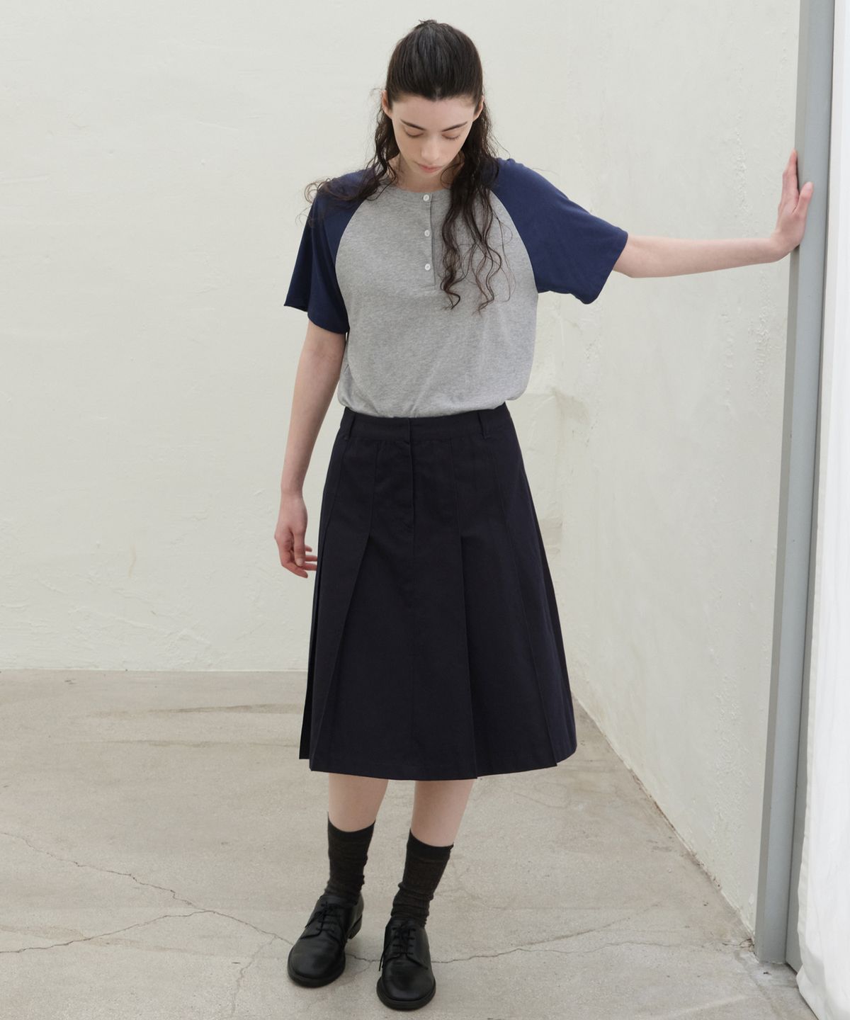 르바(LEVAR) Weekend Raglan Henley T-shirt - Melange Grey