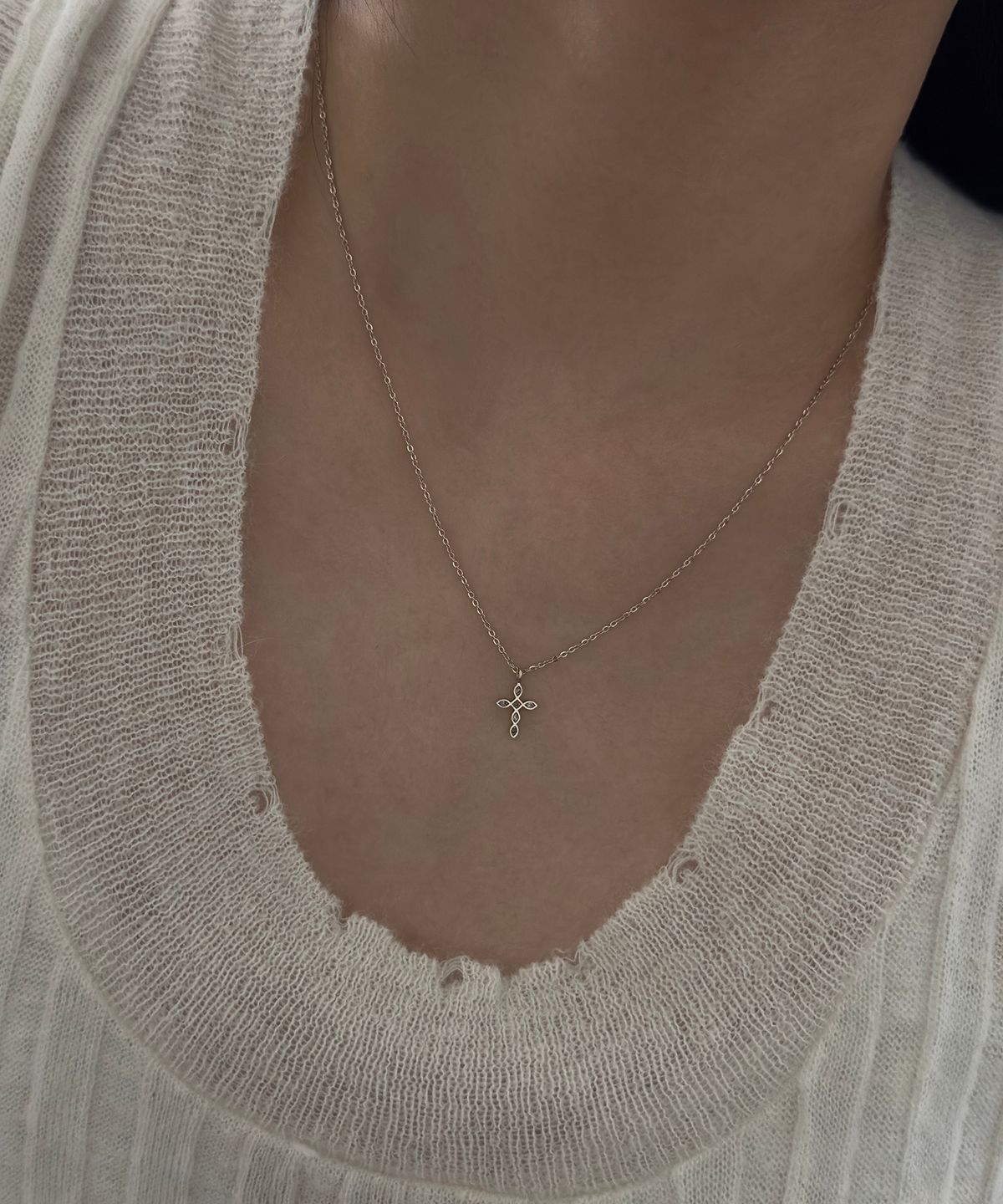 파예(FAYE) 14k Cross cognac necklace