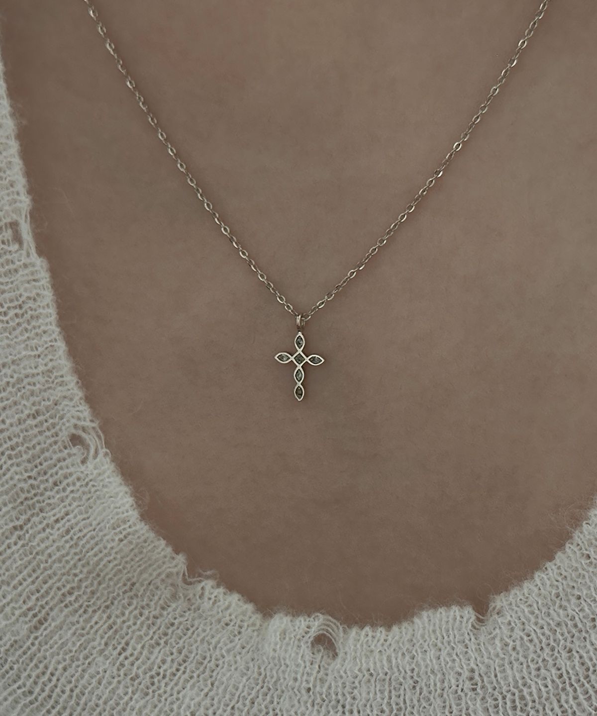 파예(FAYE) 14k Cross cognac necklace