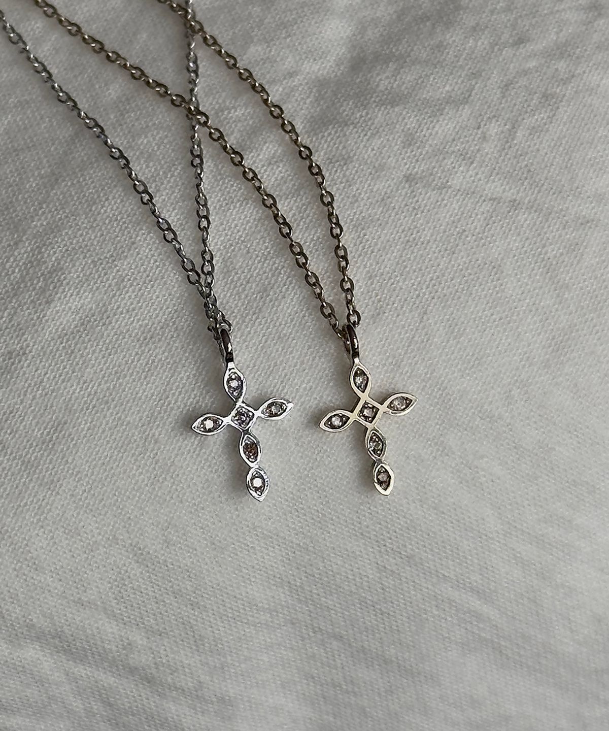 파예(FAYE) 14k Cross cognac necklace