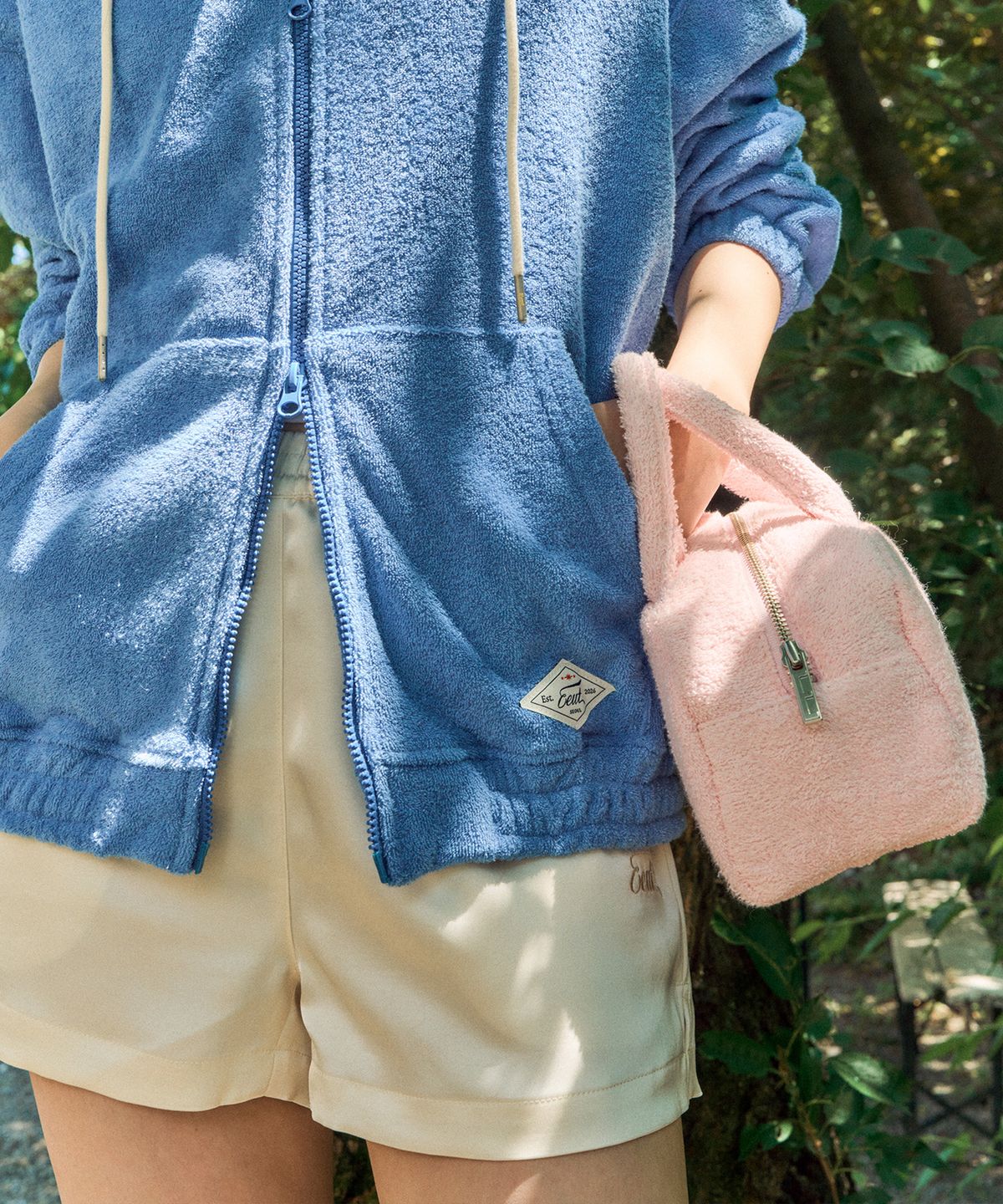 이우트(EEUT) SATIN BANDING SHORTS / CREAM