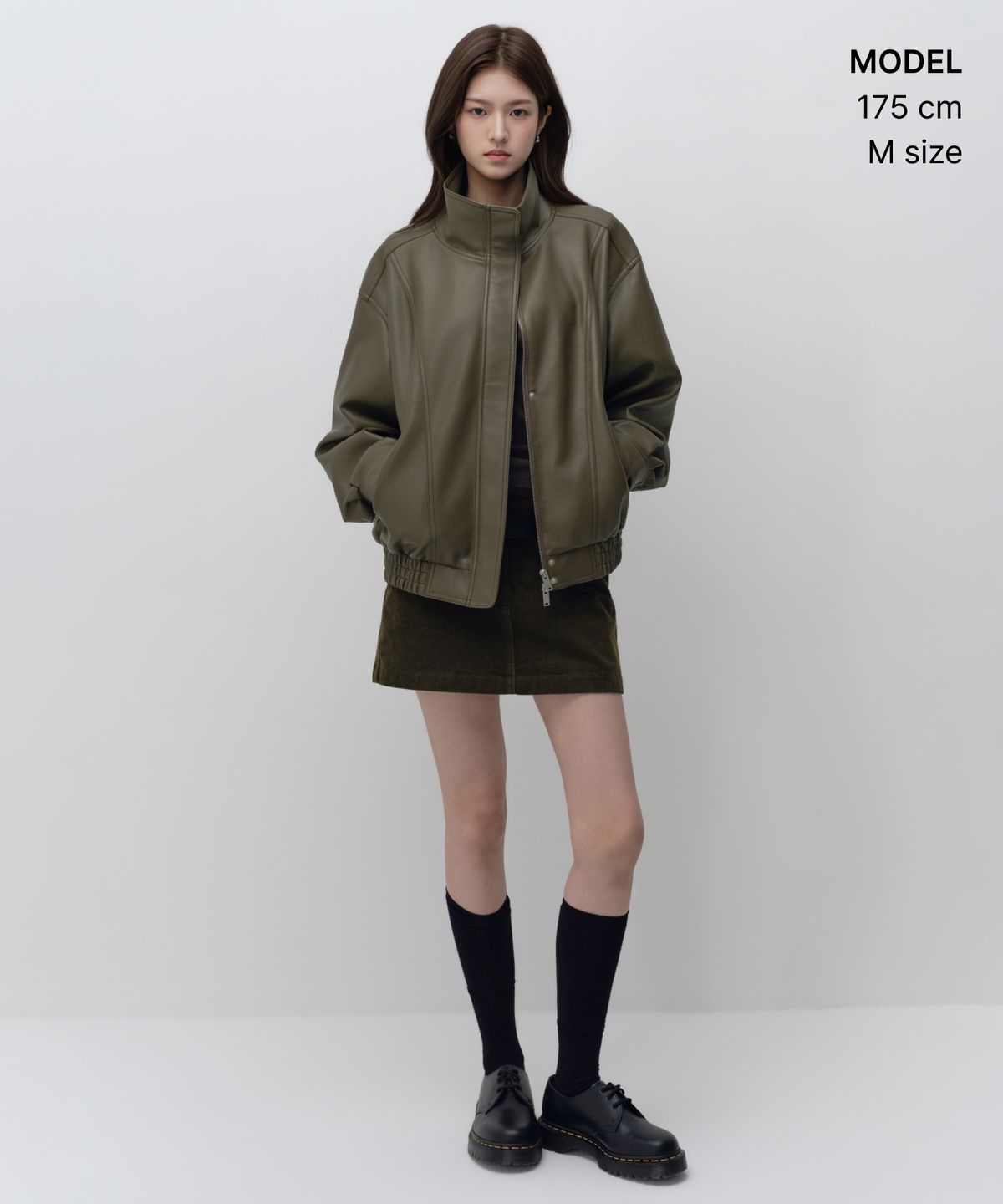 무신사 스탠다드 우먼(MUSINSA STANDARD WOMAN) 우먼즈 신세틱 레더 하이 넥 블루종 재킷 [올리브]