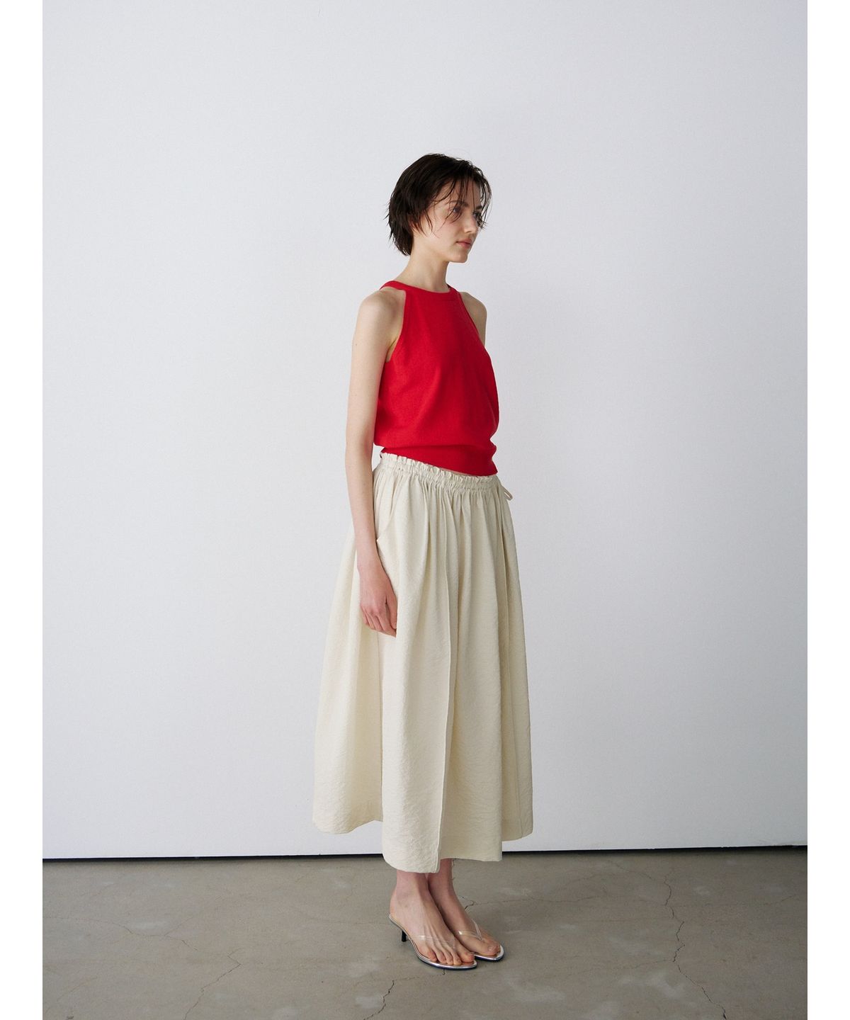 닌닛(NINNIT) [3rd] Open-back halter knit top (RED)