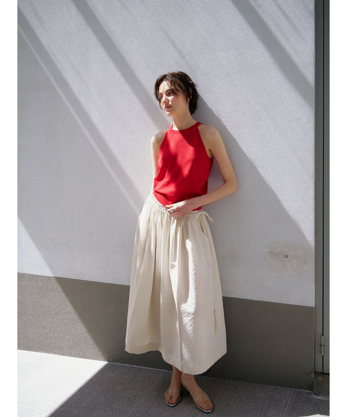 닌닛(NINNIT) [3rd] Open-back halter knit top (RED)