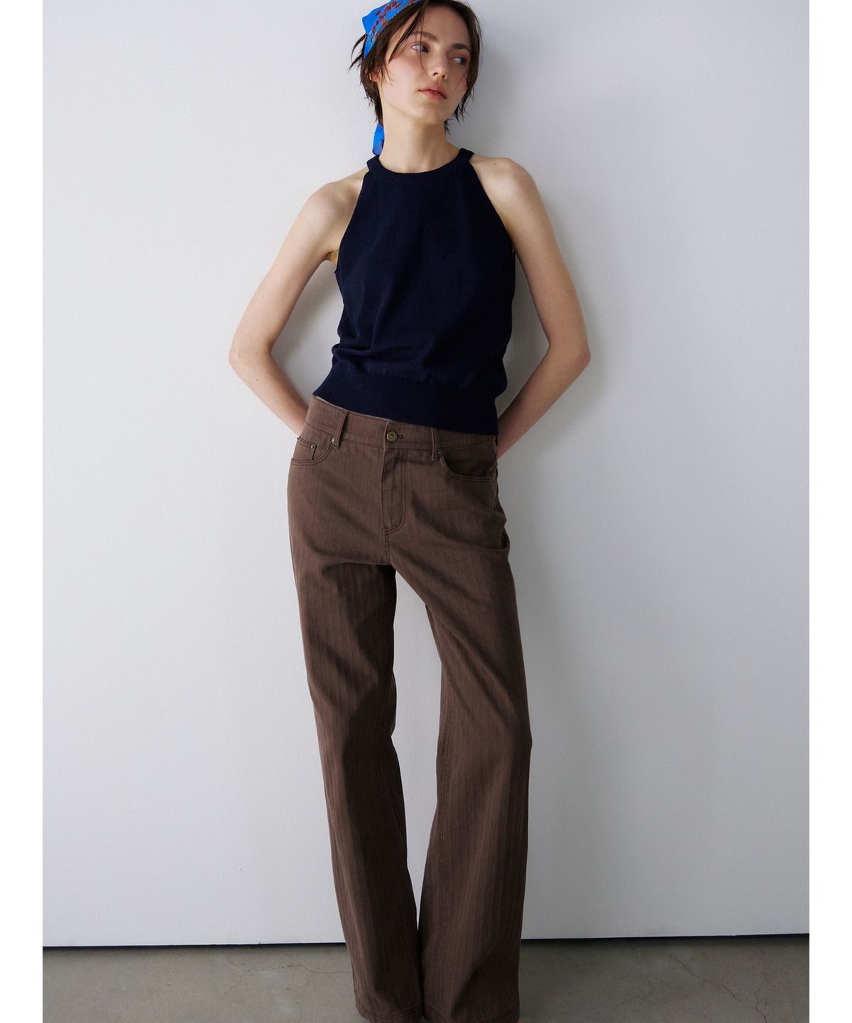 닌닛(NINNIT) [2nd] Open-back halter knit top (NAVY)