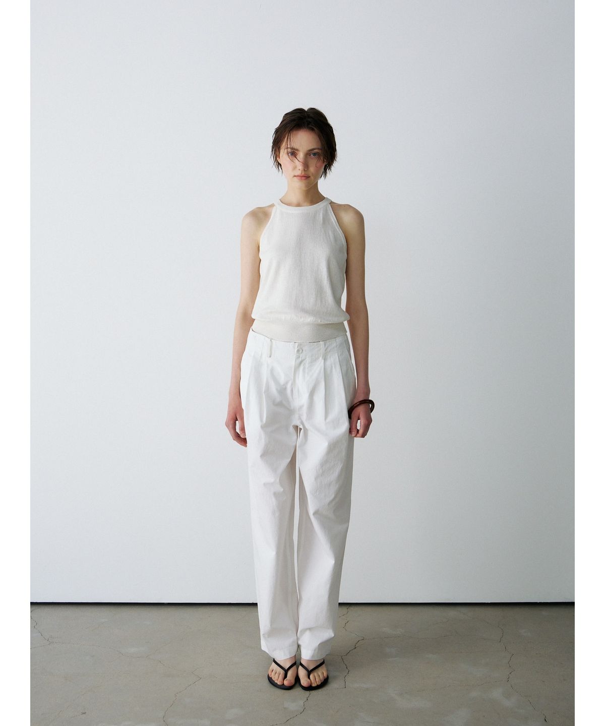 닌닛(NINNIT) [2nd] Open-back halter knit top (IVORY)