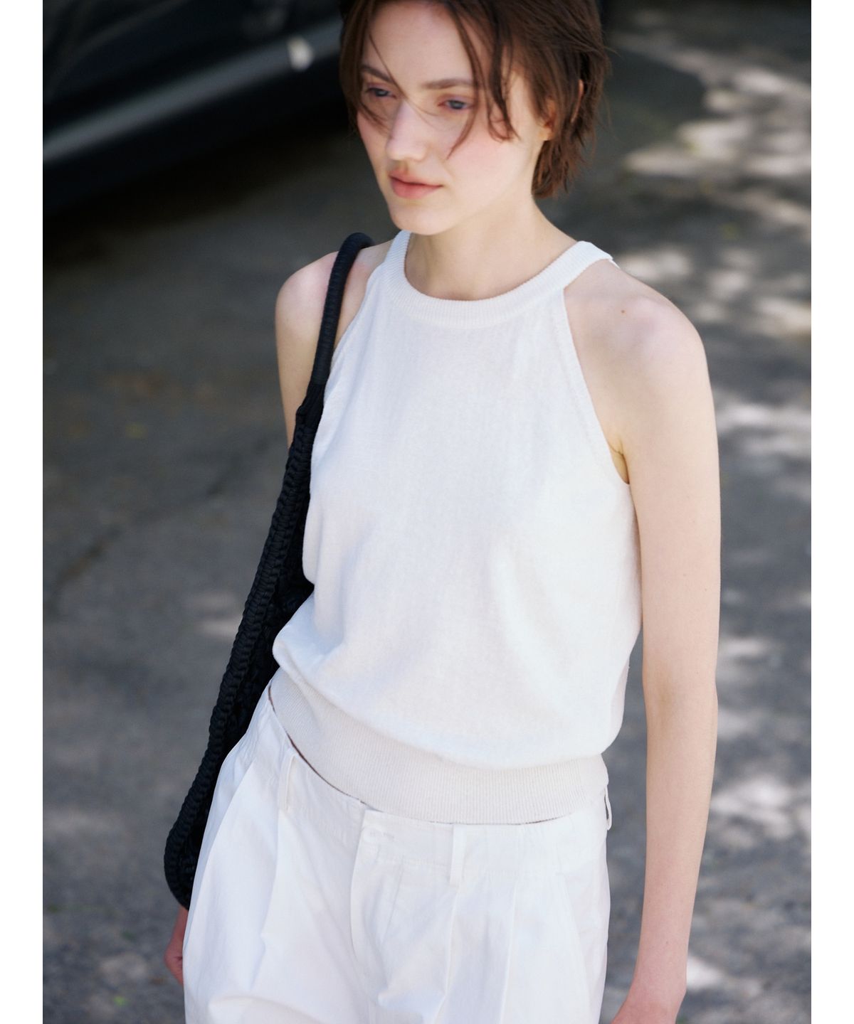 닌닛(NINNIT) [2nd] Open-back halter knit top (IVORY)