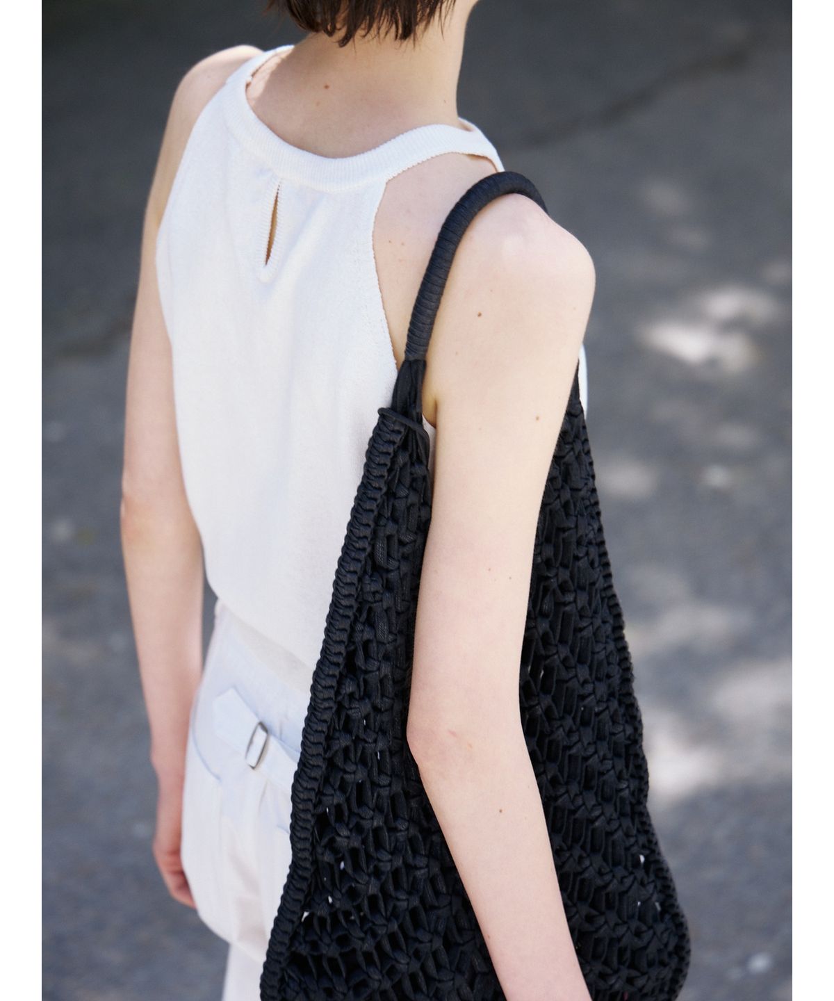 닌닛(NINNIT) [2nd] Open-back halter knit top (IVORY)