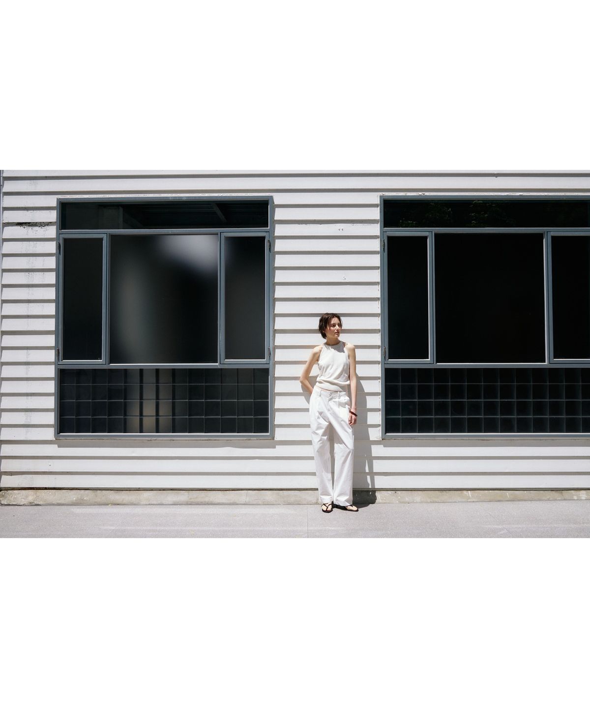닌닛(NINNIT) [2nd] Open-back halter knit top (IVORY)