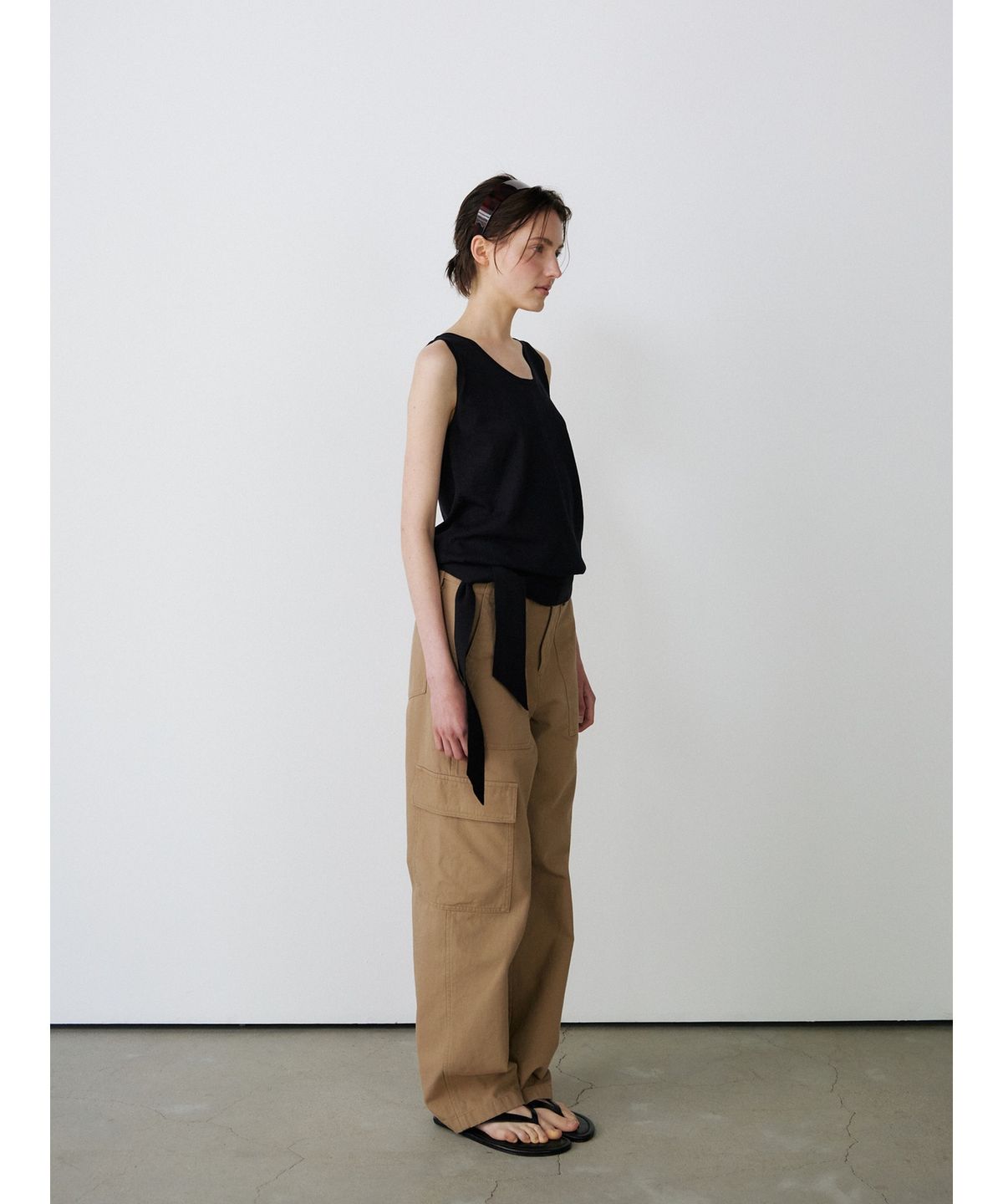 닌닛(NINNIT) Tie sleeveless knit top (BLACK)