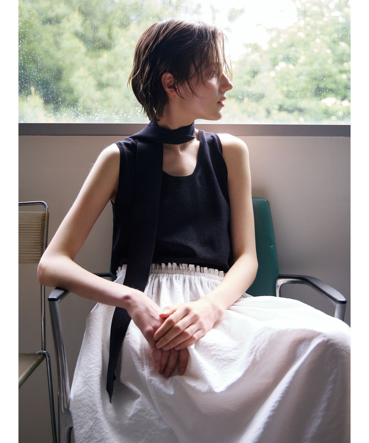 닌닛(NINNIT) Tie sleeveless knit top (BLACK)