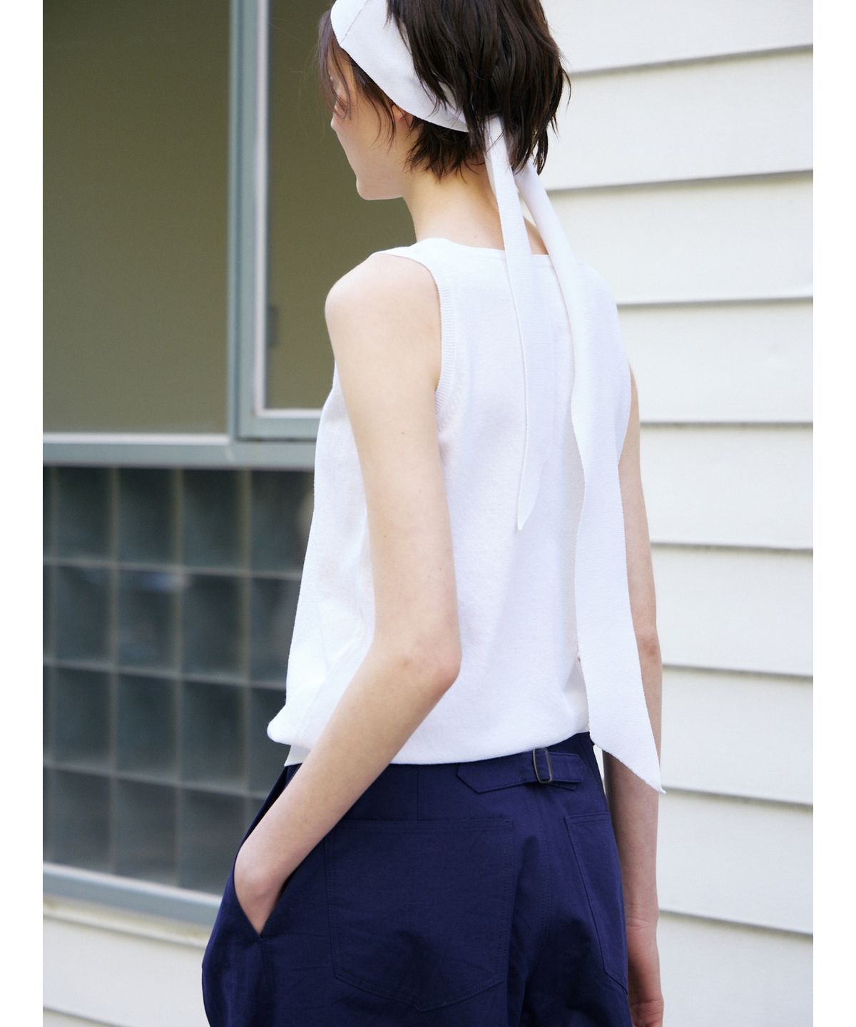 닌닛(NINNIT) Tie sleeveless knit top (WHITE)