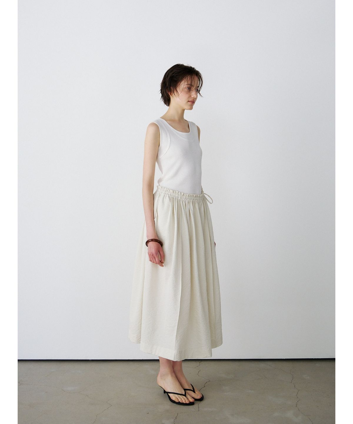 닌닛(NINNIT) Trimming sleeveless knit top (IVORY)