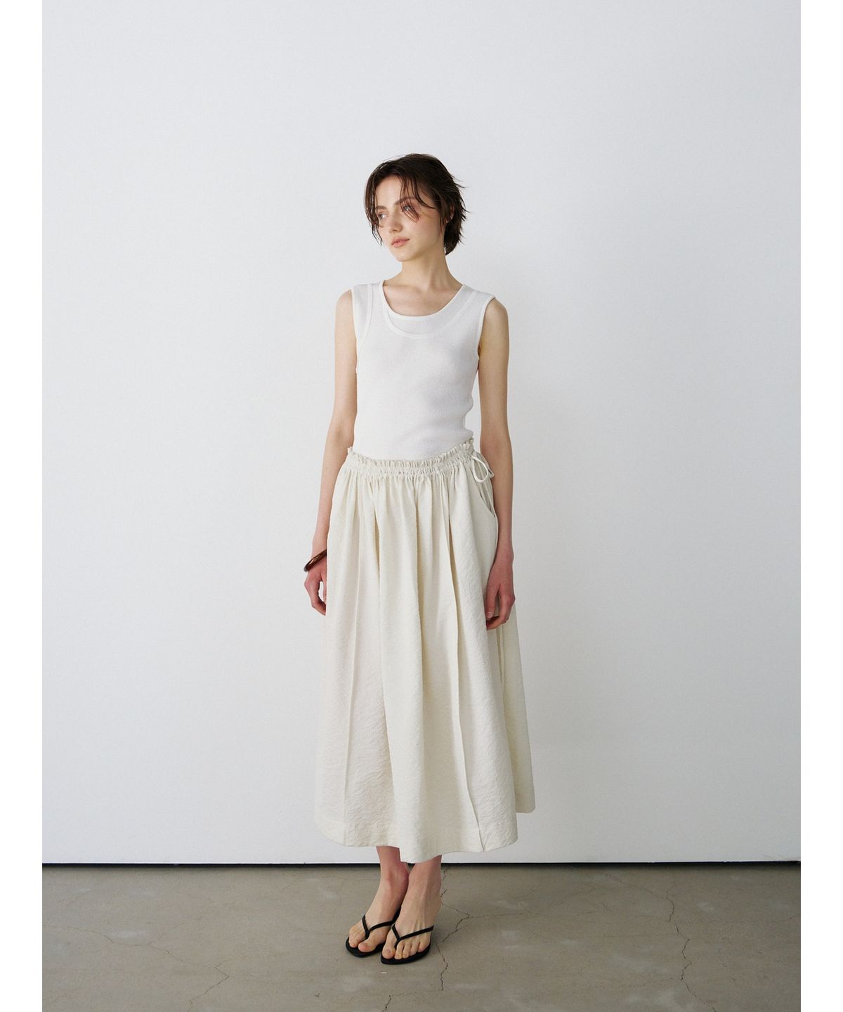 닌닛(NINNIT) Trimming sleeveless knit top (IVORY)
