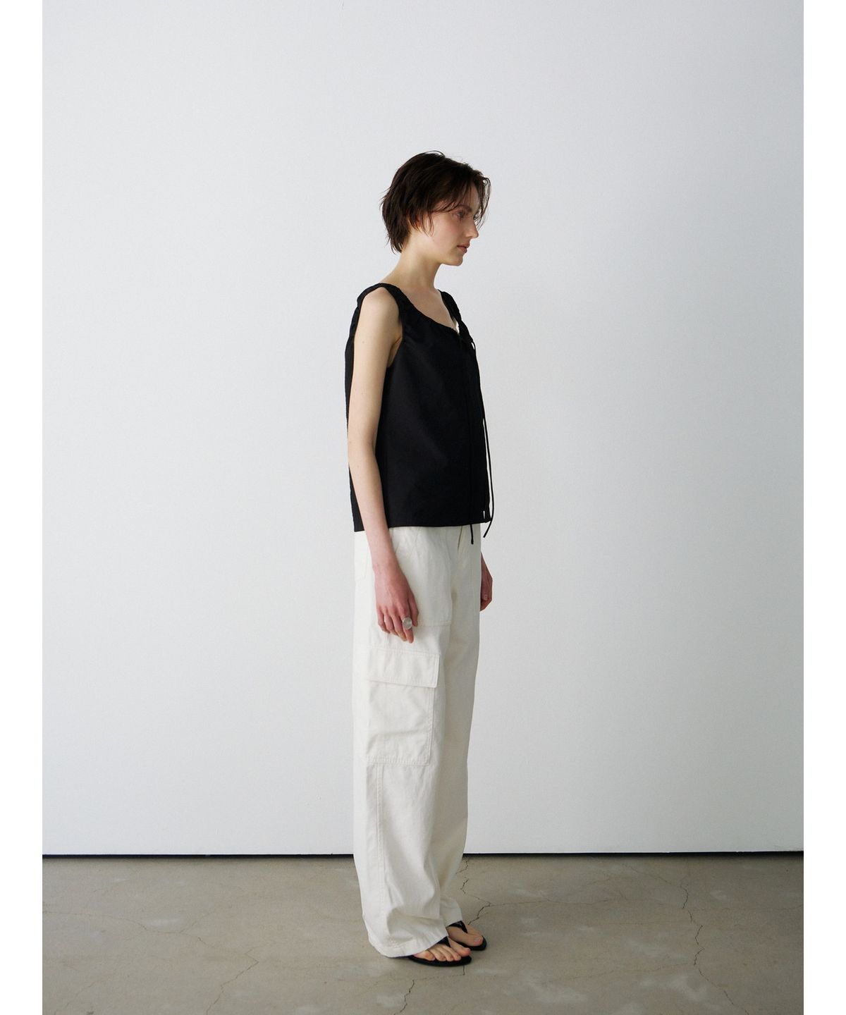 닌닛(NINNIT) Breeze tie blouse (BLACK)