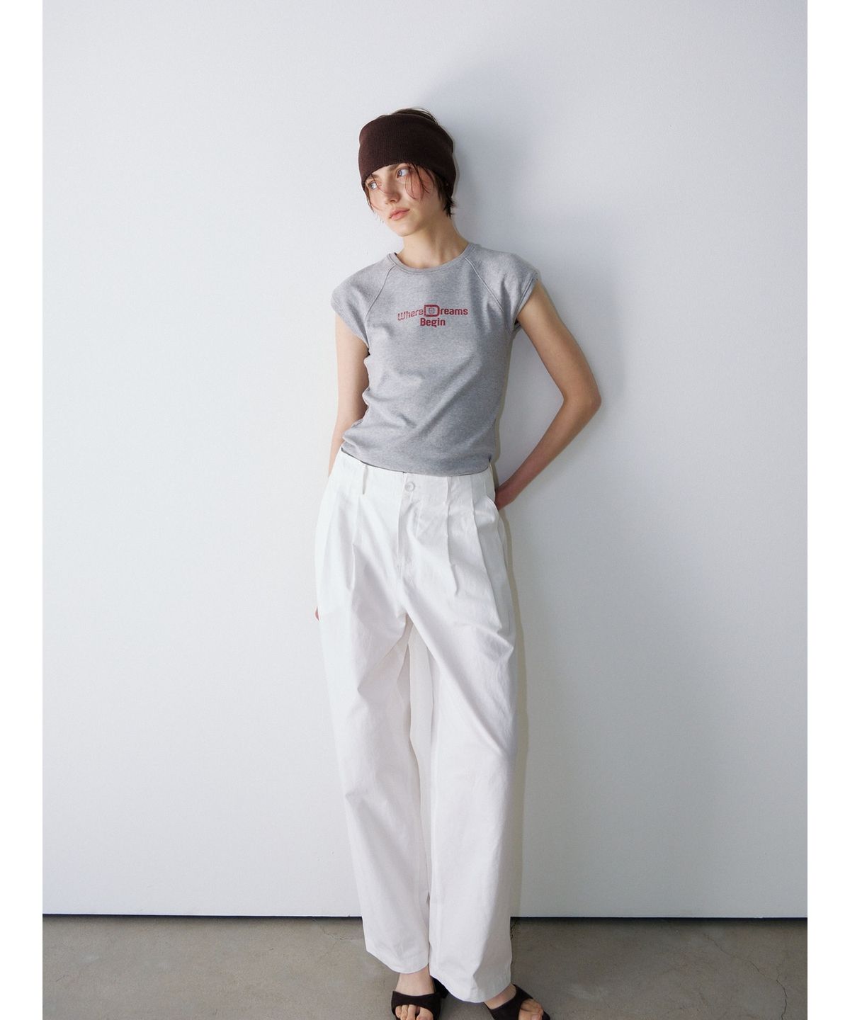 닌닛(NINNIT) Two-tuck curved pants (WHITE)