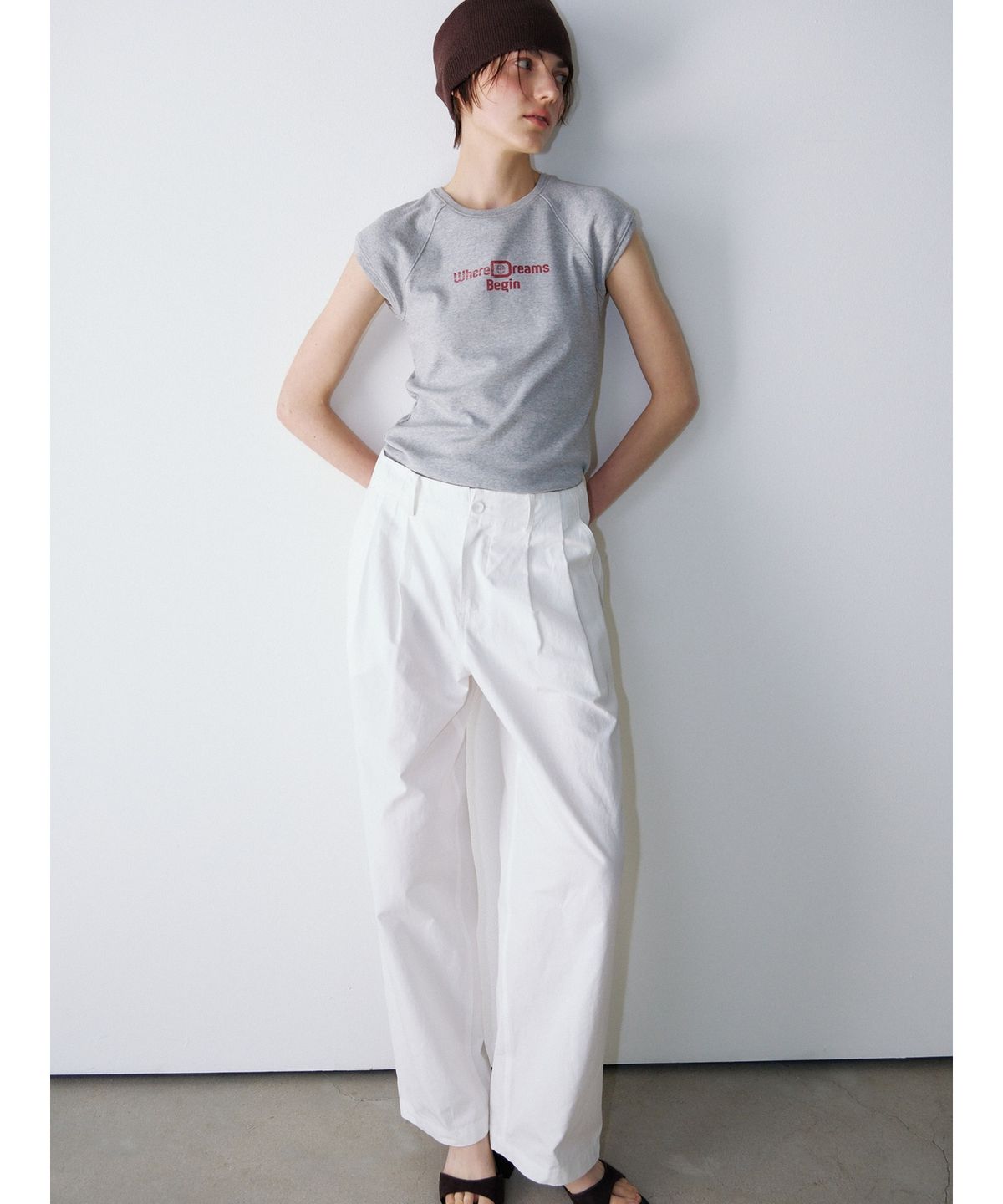 닌닛(NINNIT) Two-tuck curved pants (WHITE)