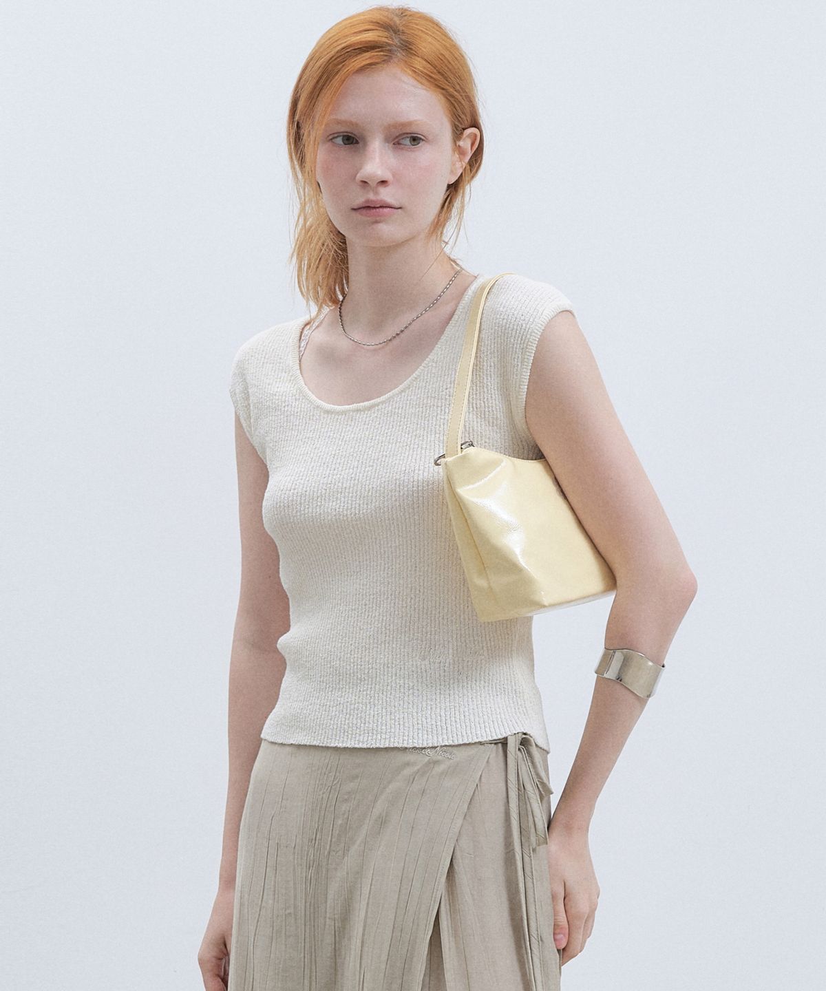 닉앤니콜(NICK&NICOLE) BOUCLE U-NECK SLEEVELESS_CREAM