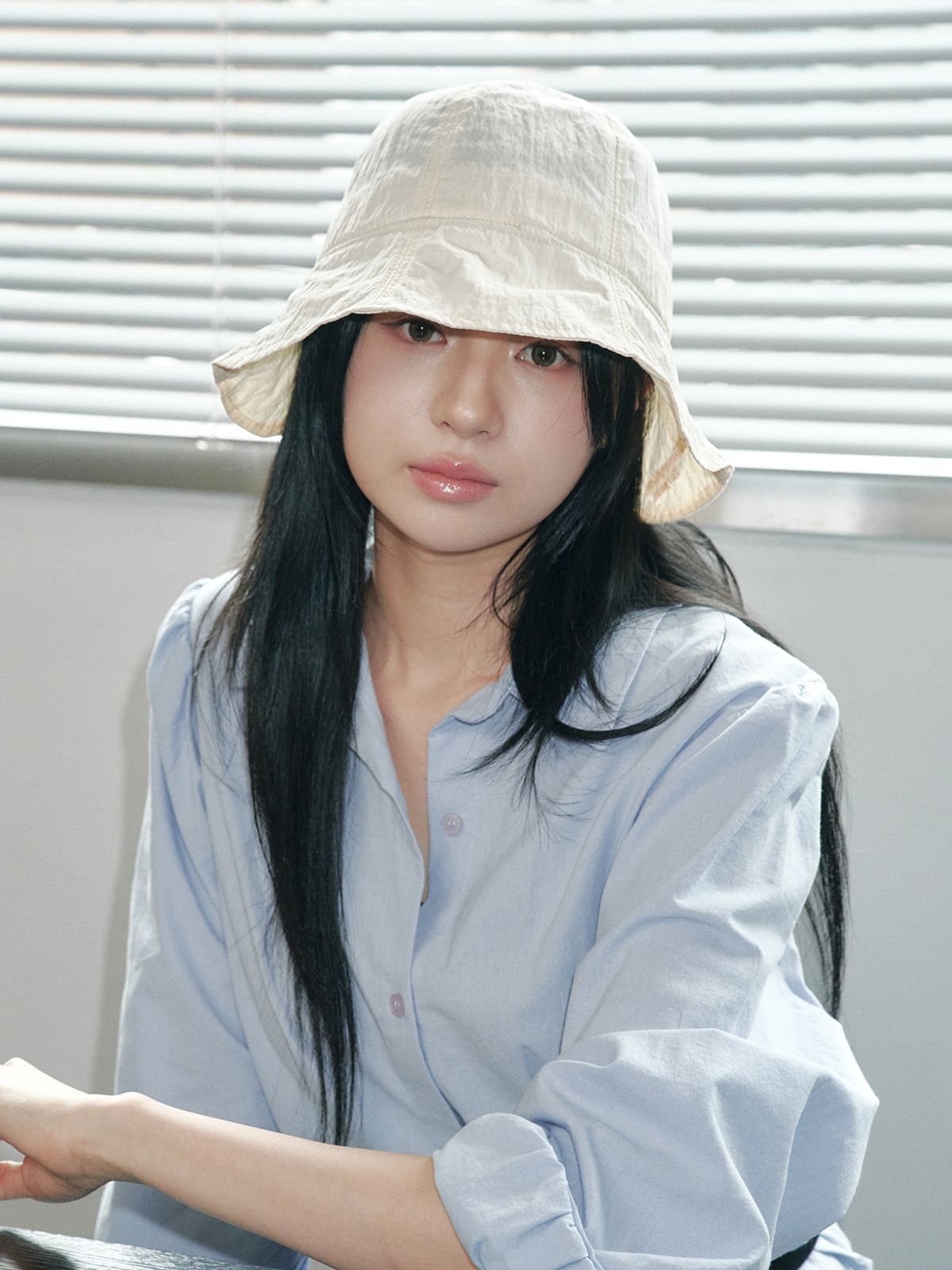 올인컴플리트(ALLINCOMPLETE) 몰리 스트링 보닛햇 (아이보리)