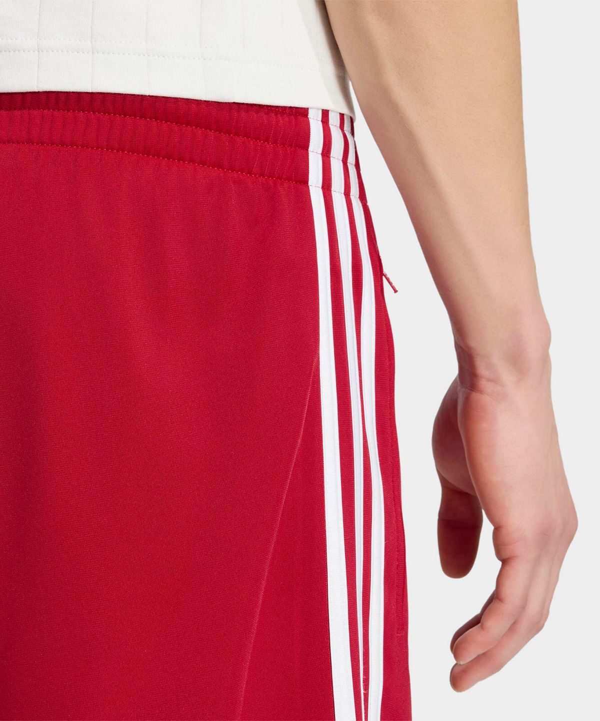 아디다스(ADIDAS) 파이어버드 숏 팬츠 - 레드:화이트 / KW0125