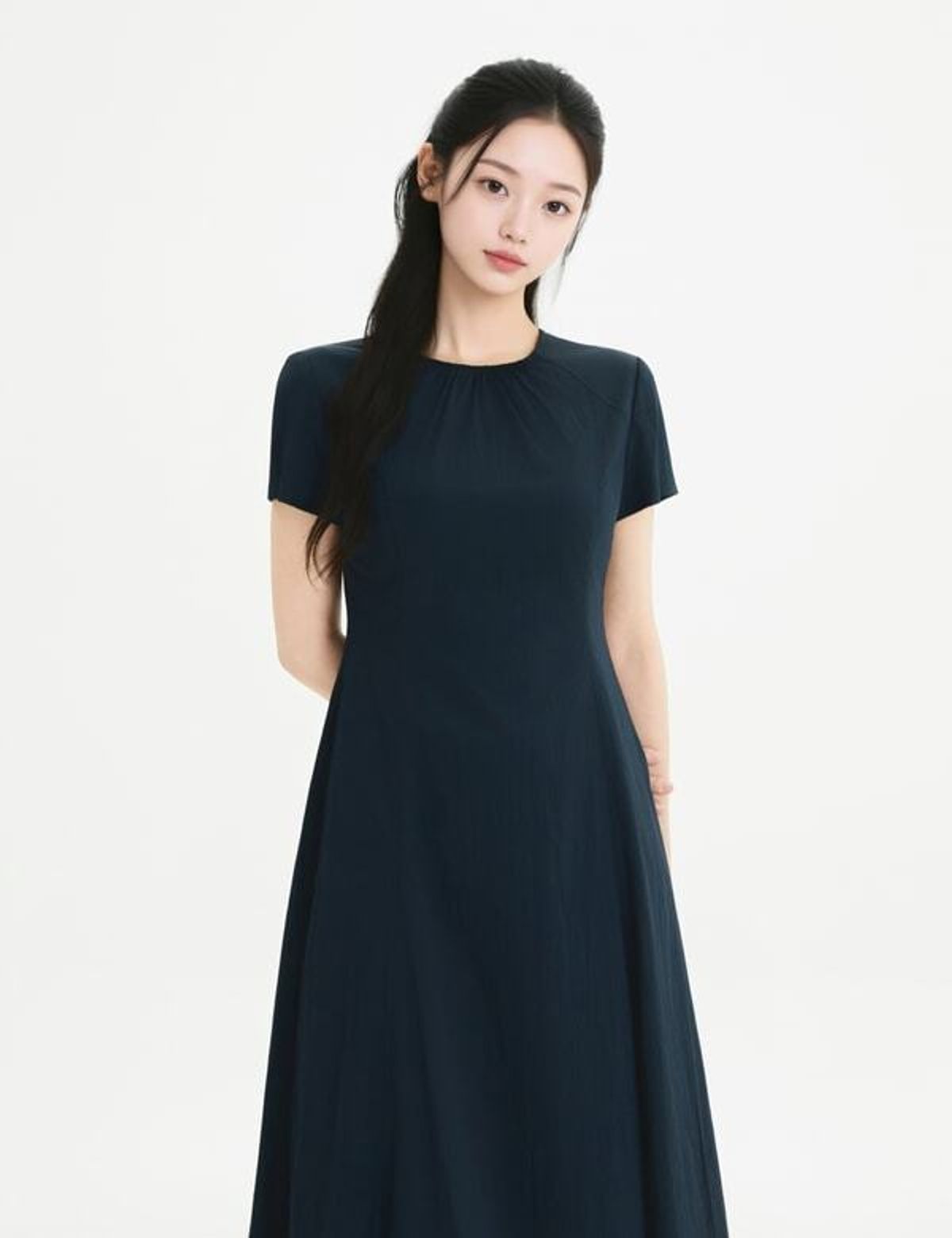 로엠(ROEM) 넥 셔링 롱 원피스 RMOWG26RT4