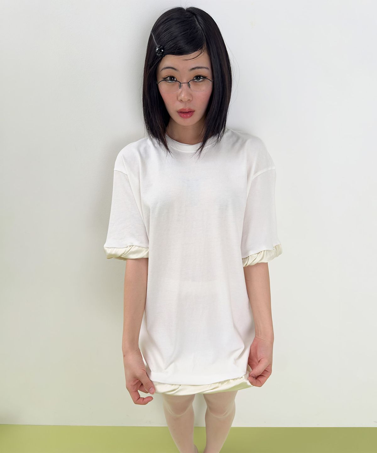 니히(NIEEH) Twisted cake tee (Ivory)