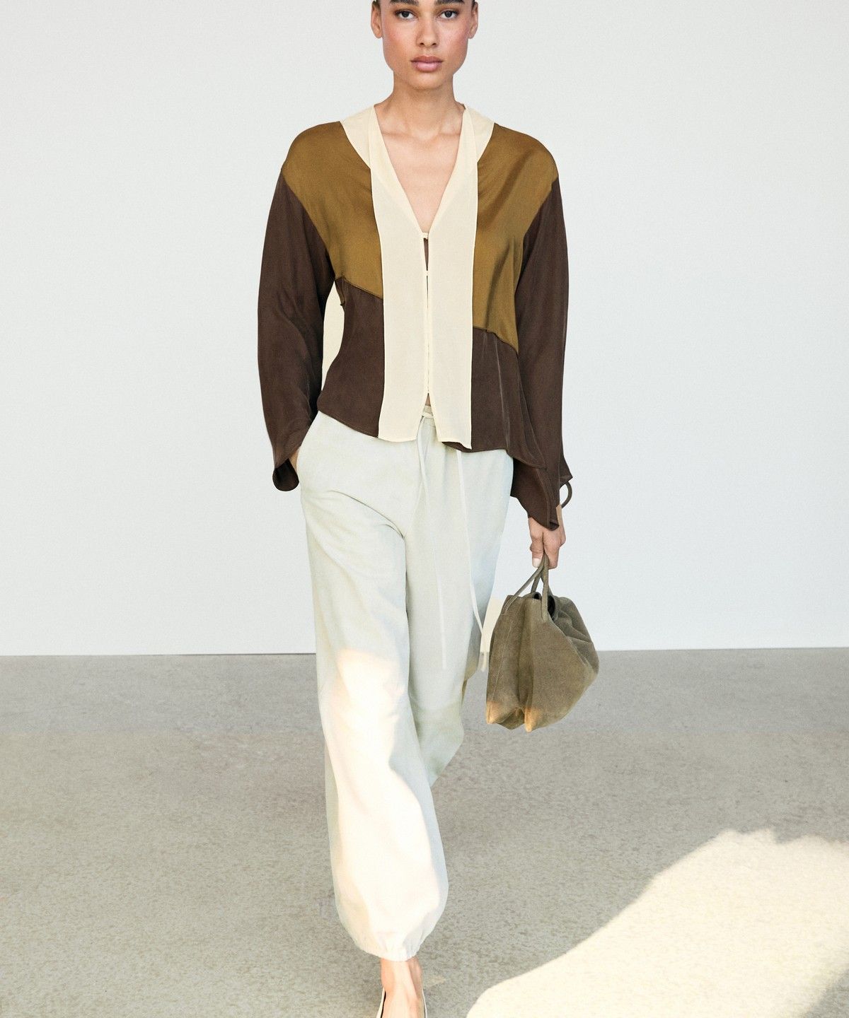 마시모두띠(MASSIMO DUTTI) 트라이컬러 플루이드 셔츠