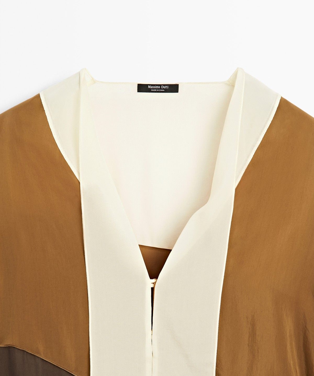 마시모두띠(MASSIMO DUTTI) 트라이컬러 플루이드 셔츠