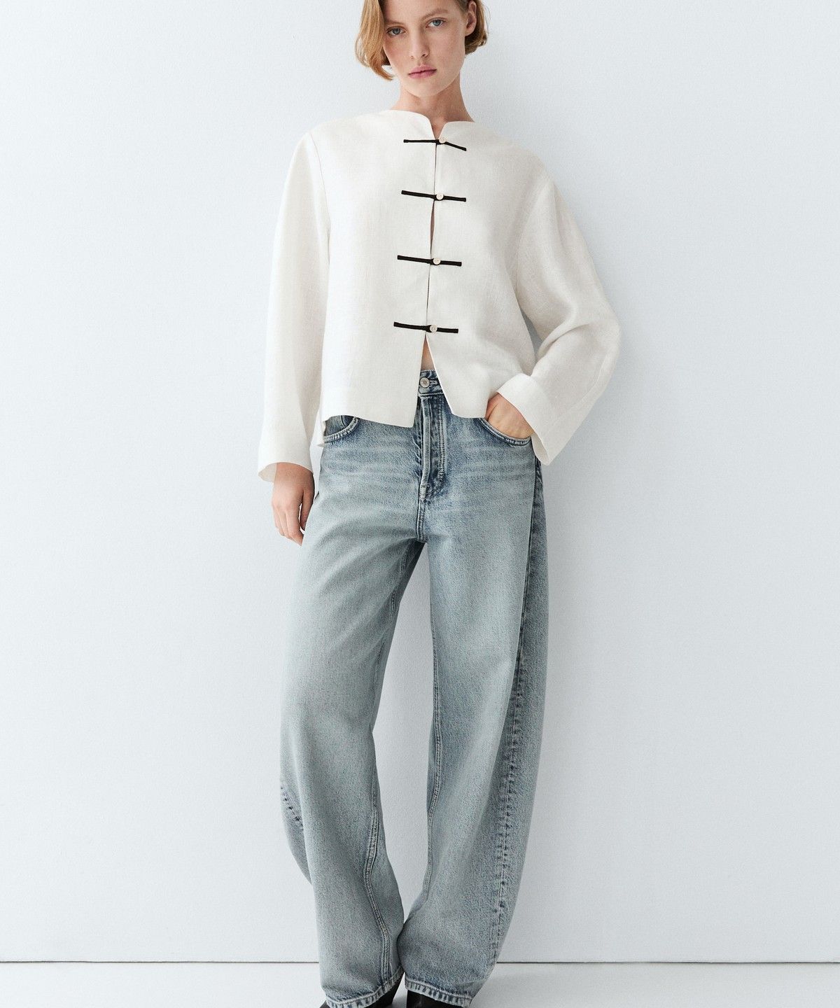 마시모두띠(MASSIMO DUTTI) 버튼 디테일 100% 린넨 플루이드 셔츠