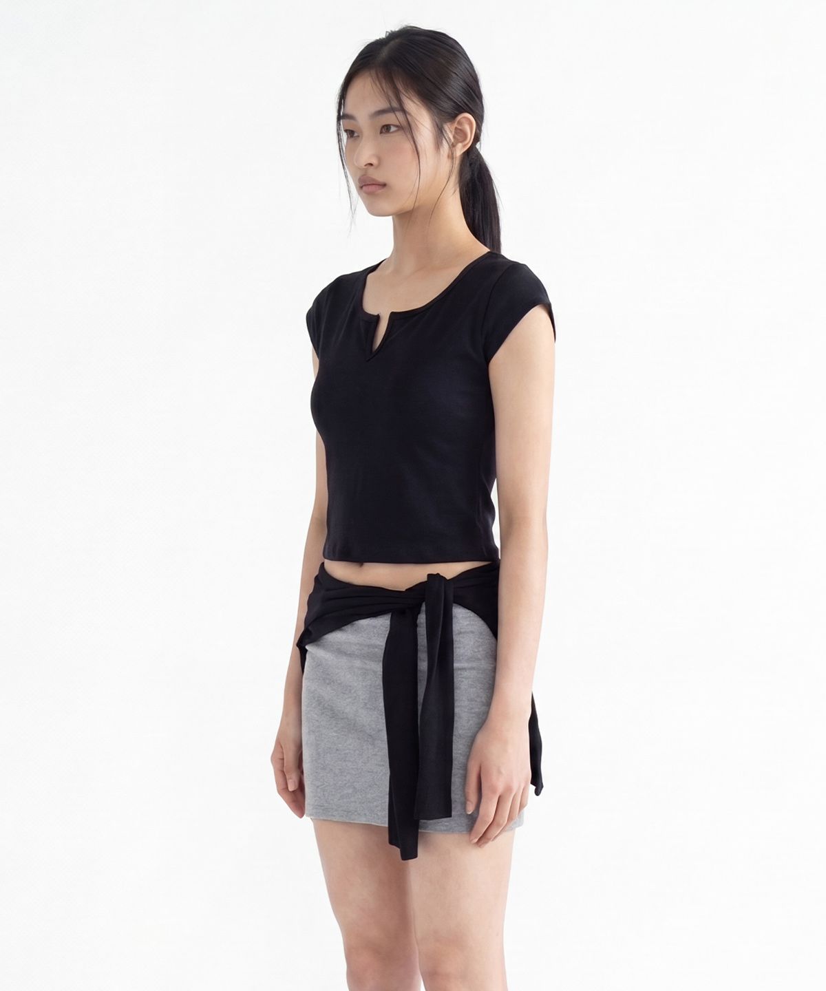 젬젬파라디(GEMGEM PARADIS) 보니 크롭탑 BLACK