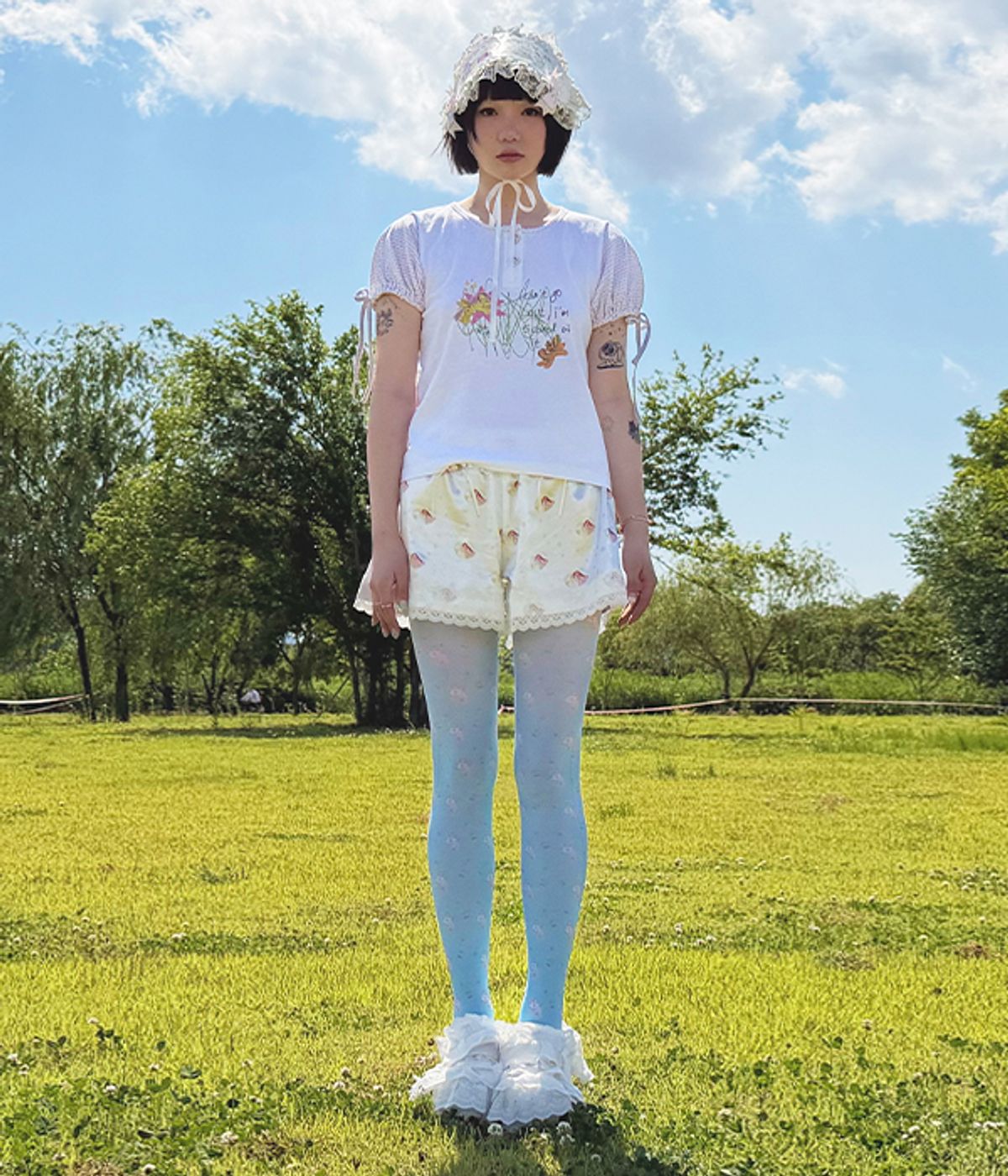 유쓰배쓰(YOUTHBATH) YB x Motka Puff Henley Tee_White