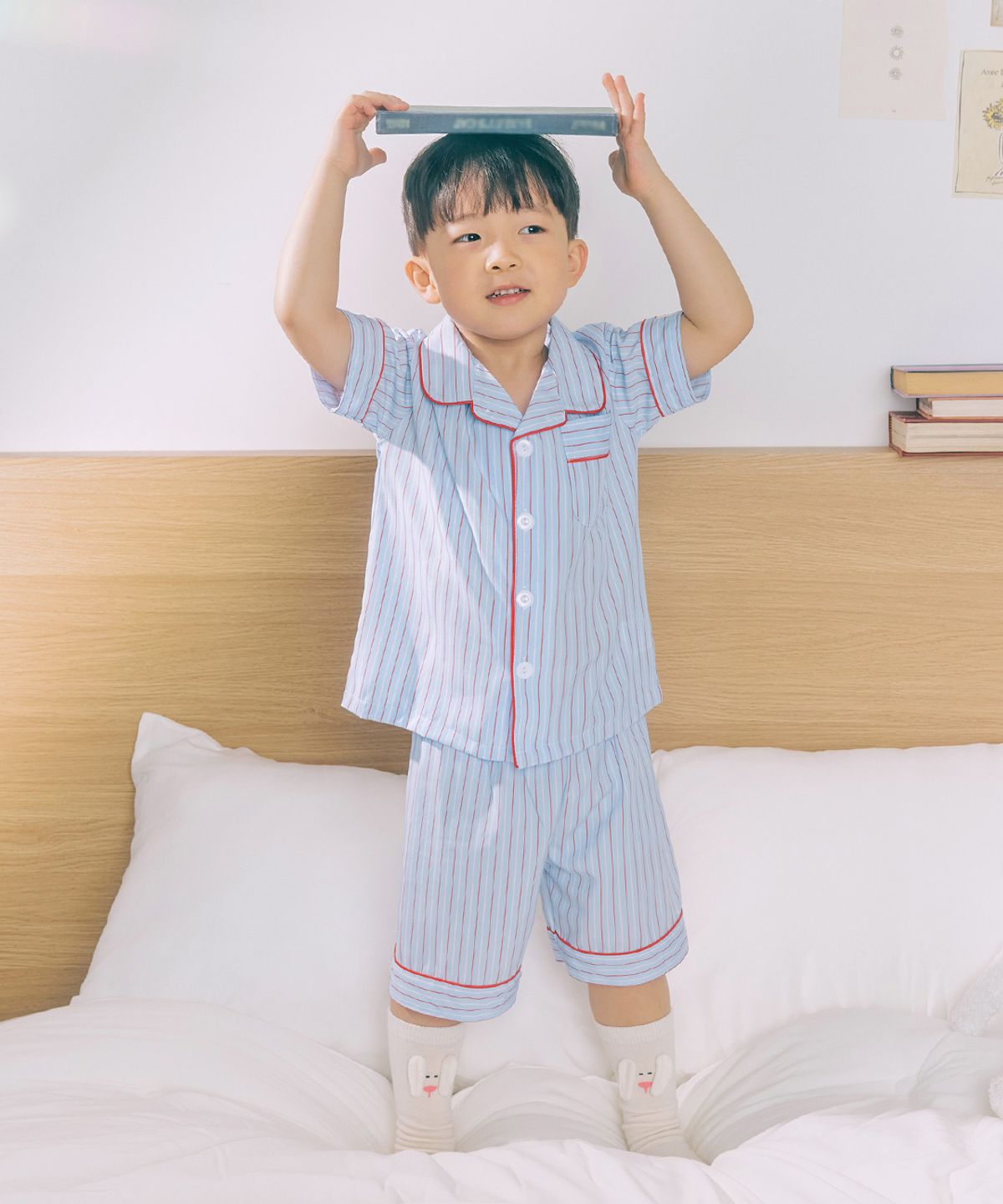 도씨 키즈(DOSSY KIDS) 실크핏 클로에 반팔 키즈 잠옷 세트