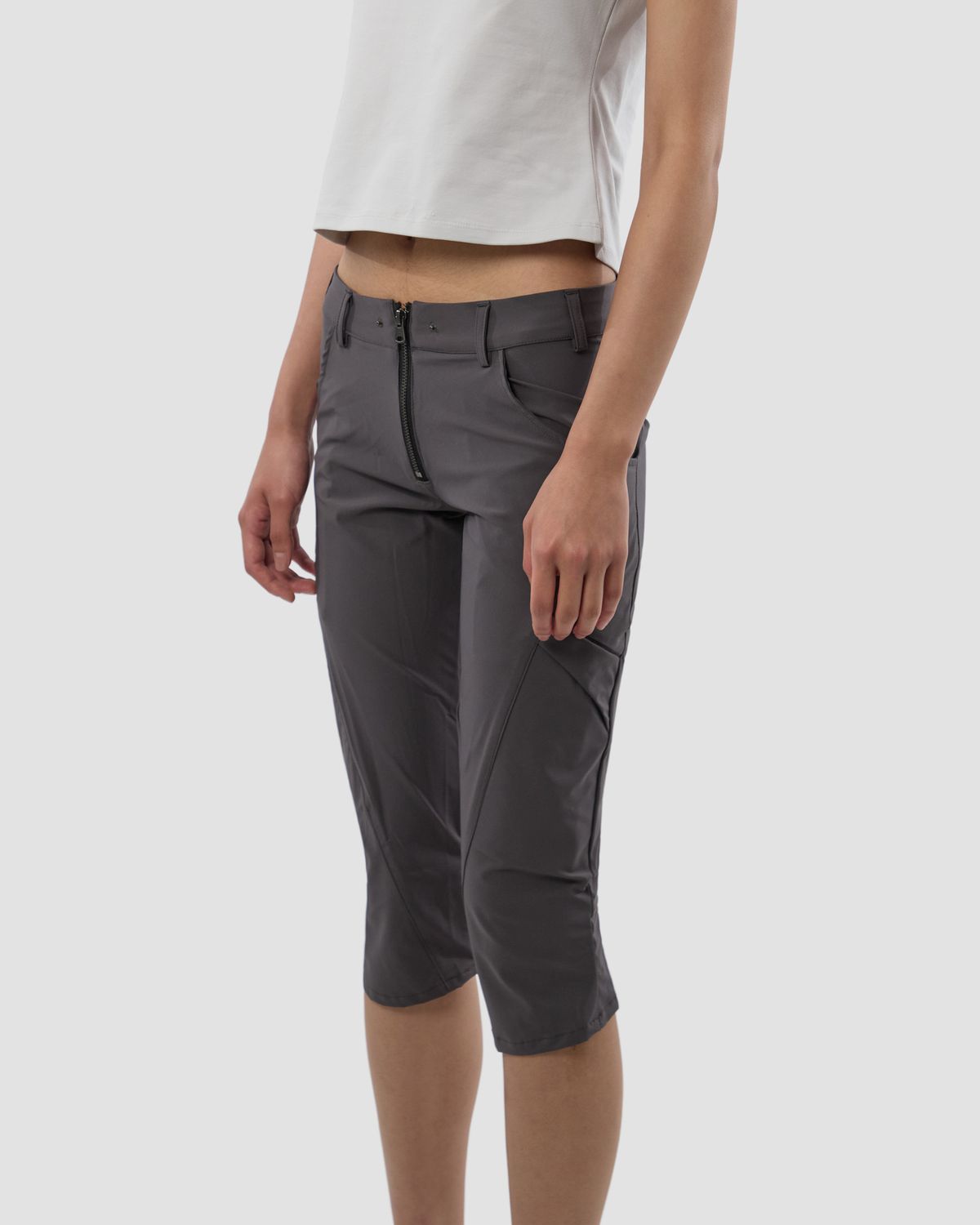 미스테페넘(MYSTEPHENM) VOL. 4.5 Capri Pants GY