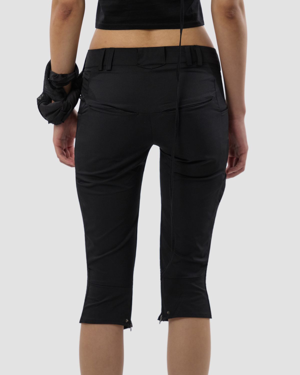 미스테페넘(MYSTEPHENM) VOL. 4.5 Capri Pants BK